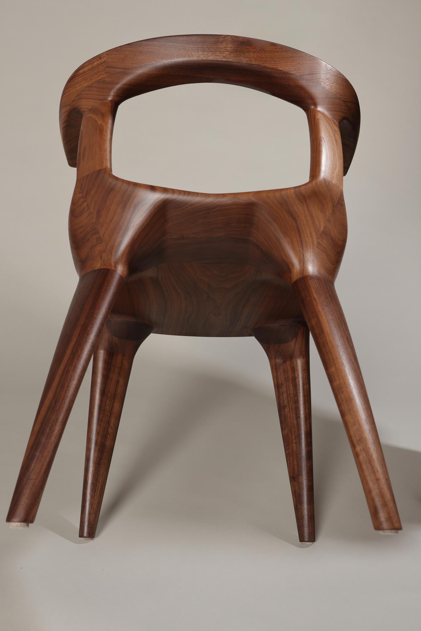 Skulpturaler Stuhl aus Massivholz von Mobius Objects  (Brutalismus) im Angebot