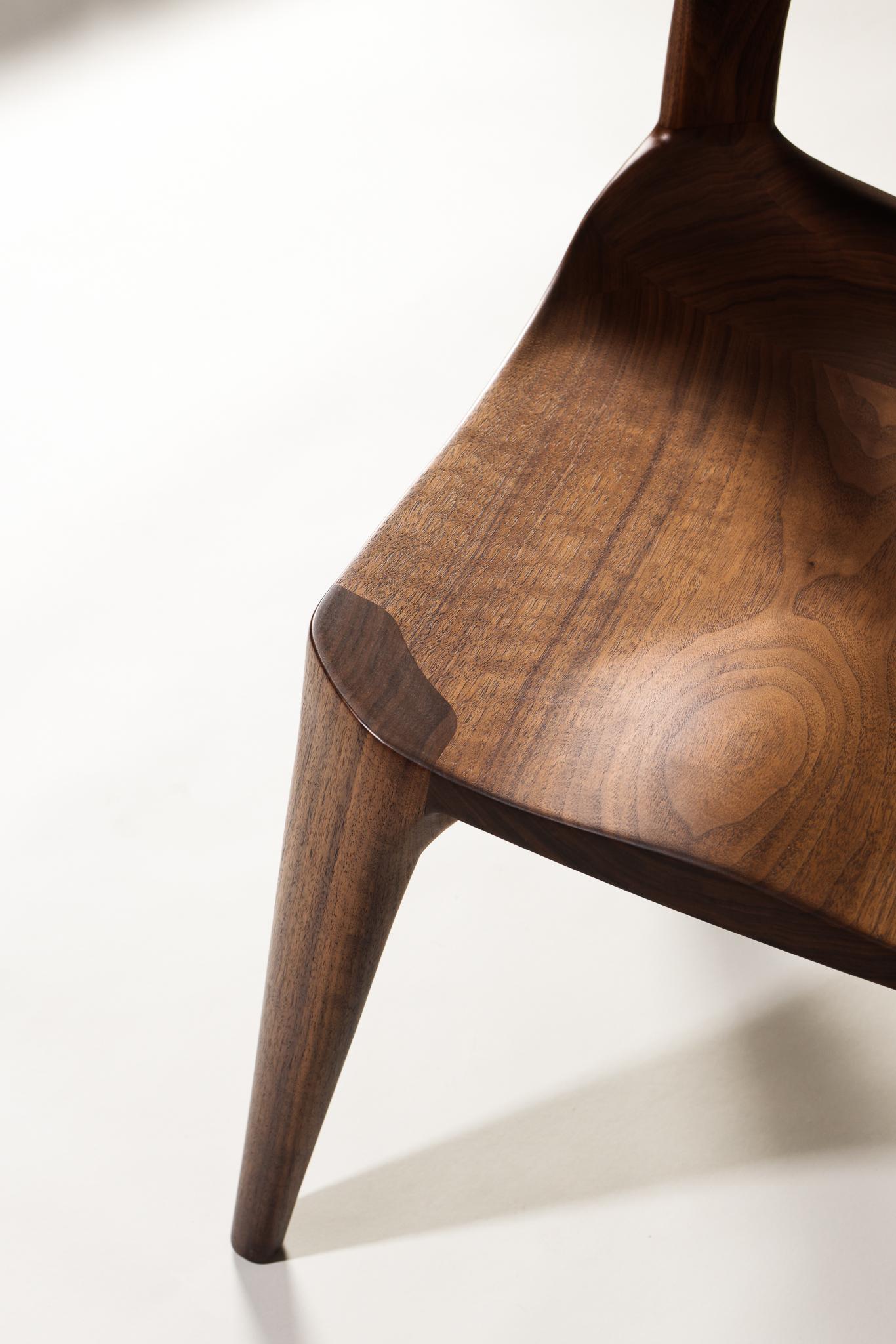 Skulpturaler Stuhl aus Massivholz von Mobius Objects  (Kanadisch) im Angebot
