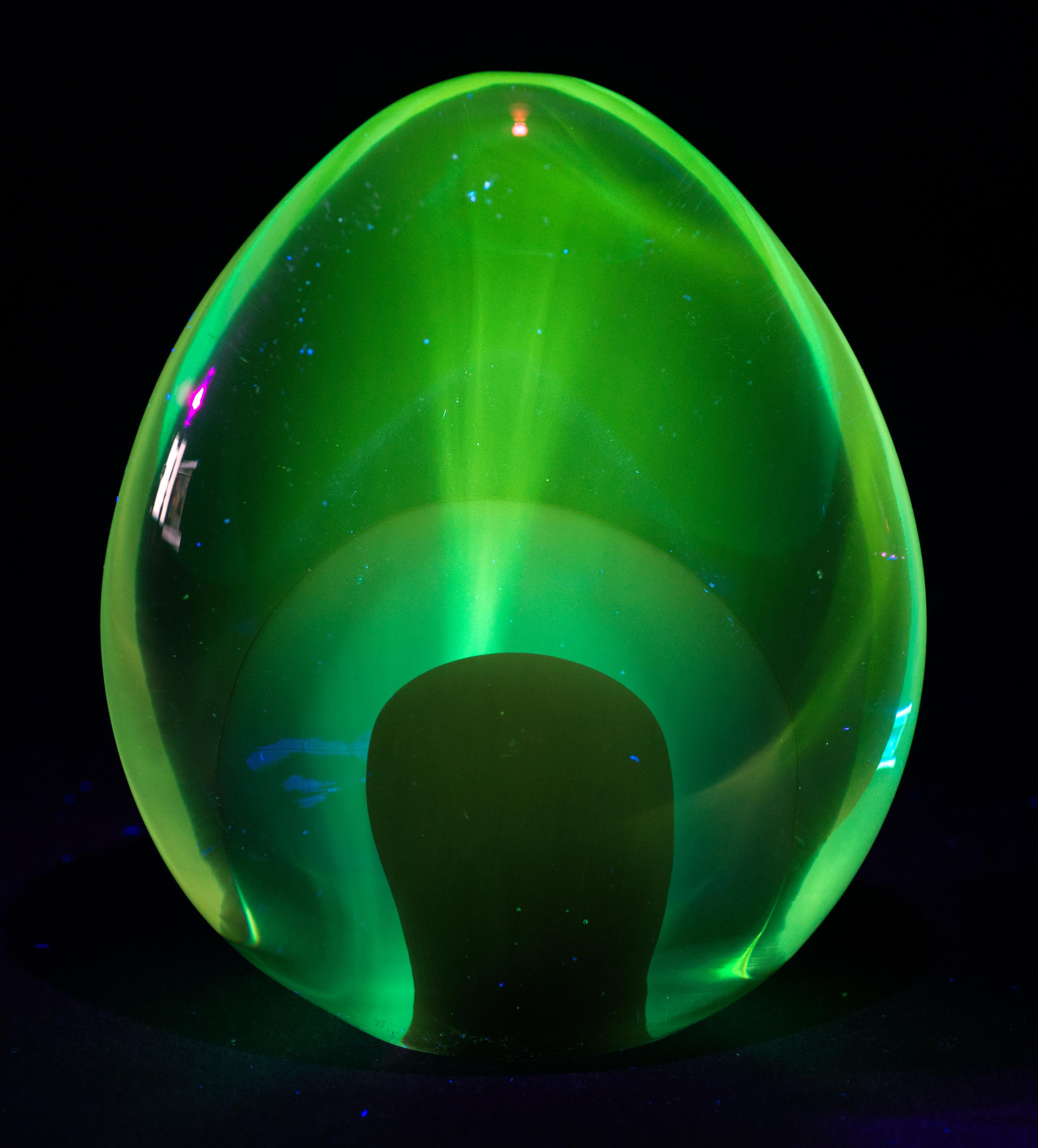 Sculptural Sommerso Murano Glass Paperweight, Glows in UV For Sale 2