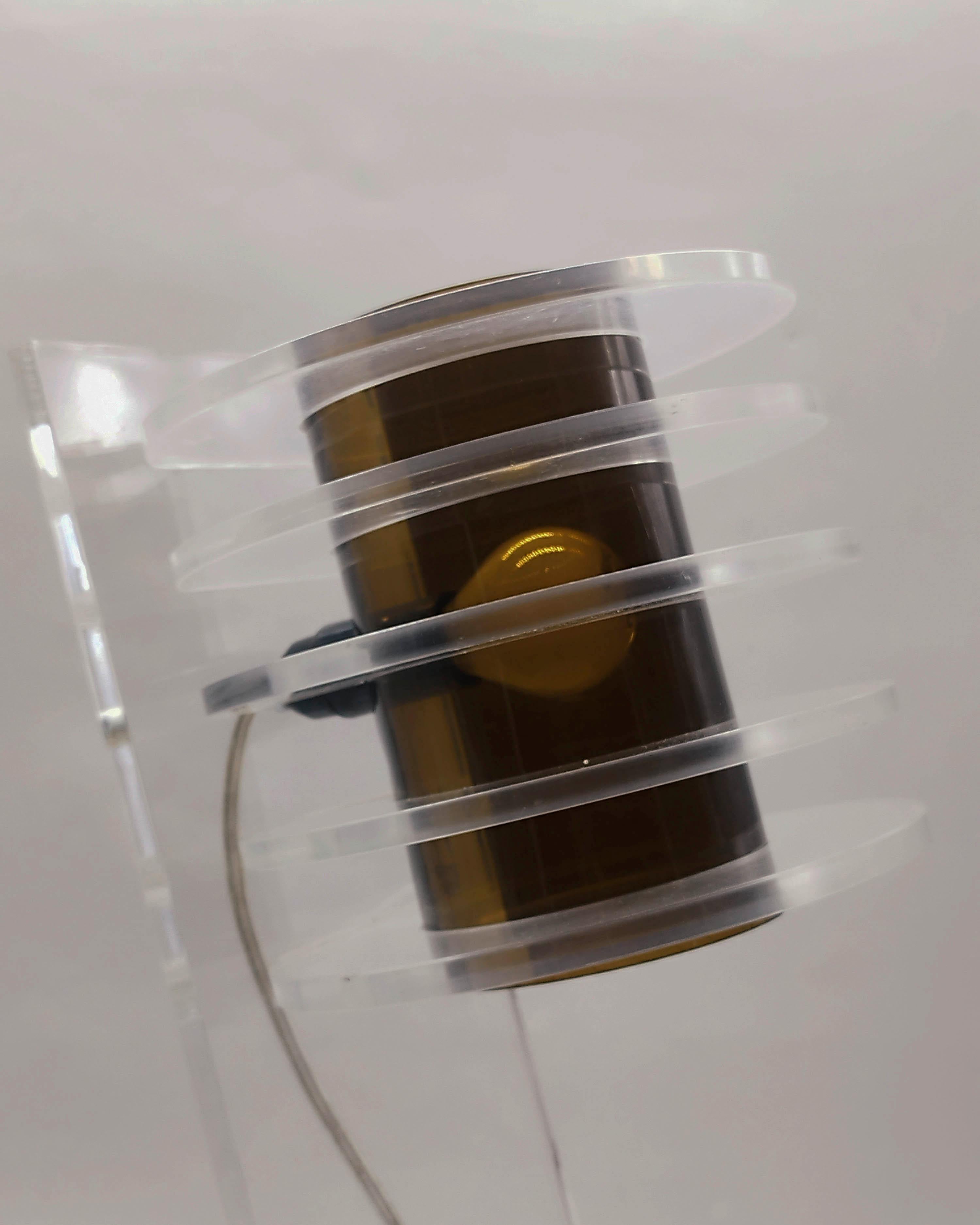 Sculptural Space Age  Clear and Smoke Lucite Table Lamp, Italy 1970s For Sale 2