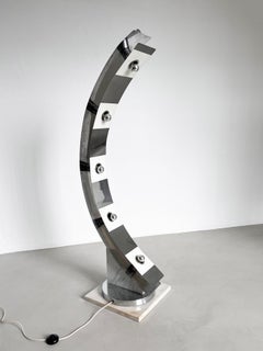Sculptural space age floor lamp in marble and chrome metal, italian design