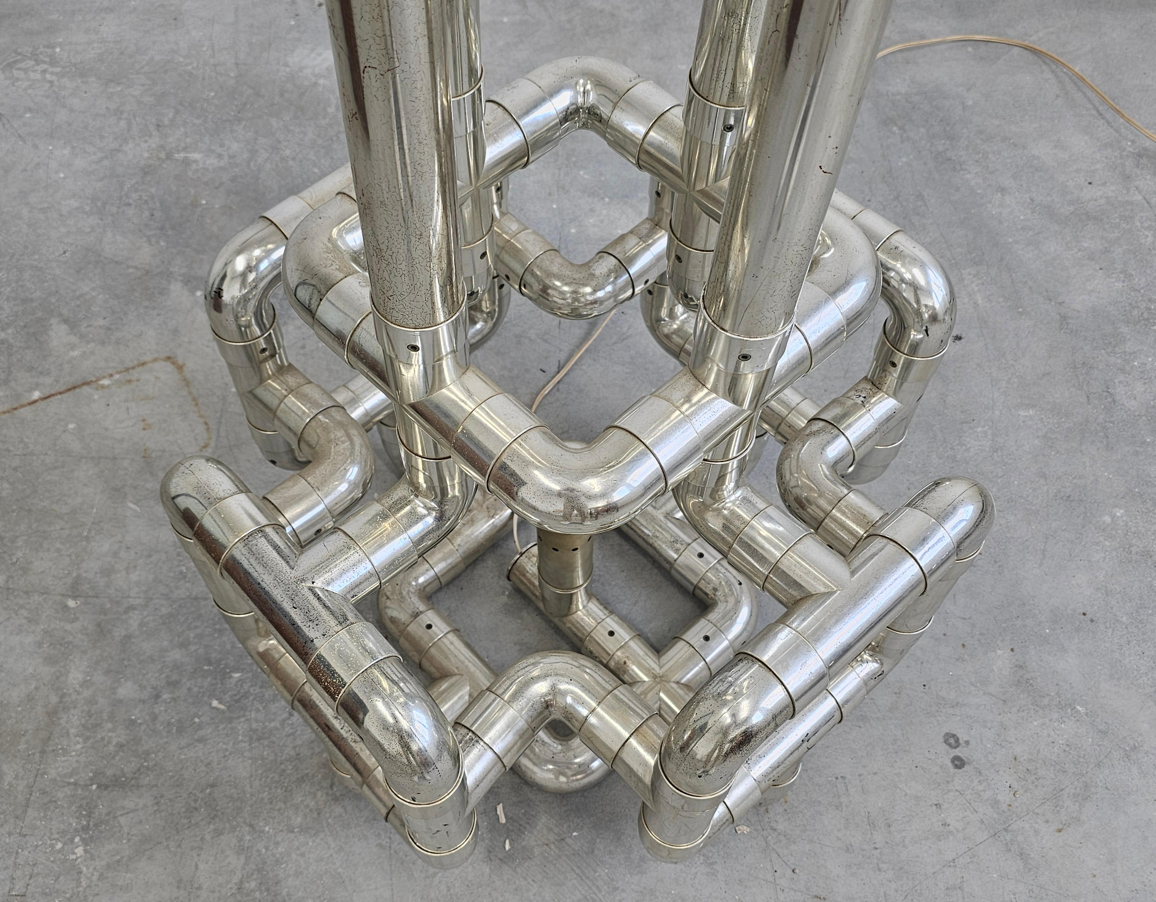 Lampadaire «ombo » sculptural de l'ère spatiale conçu par Gaetano Missaglia en vente 6