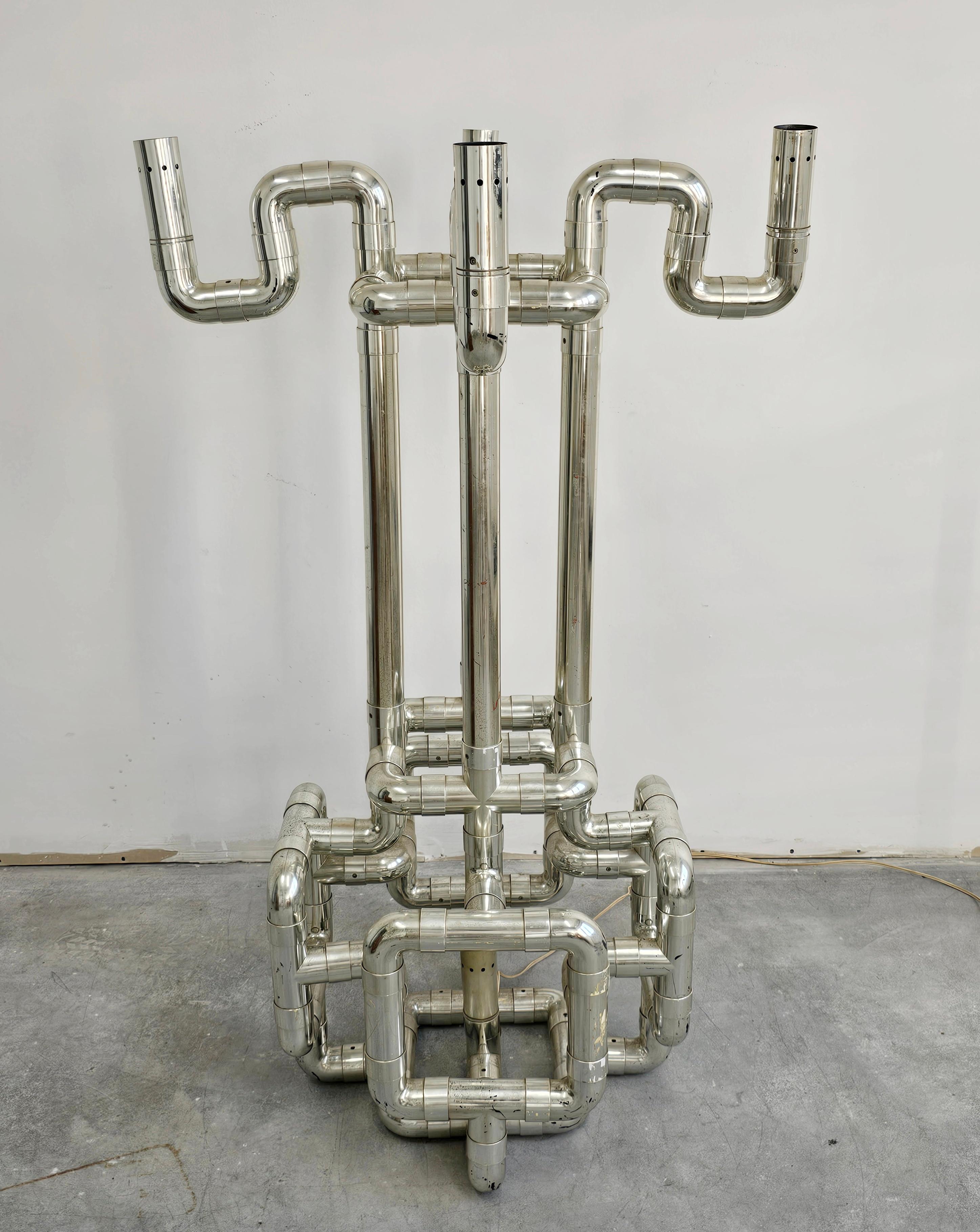 Lampadaire «ombo » sculptural de l'ère spatiale conçu par Gaetano Missaglia en vente 1