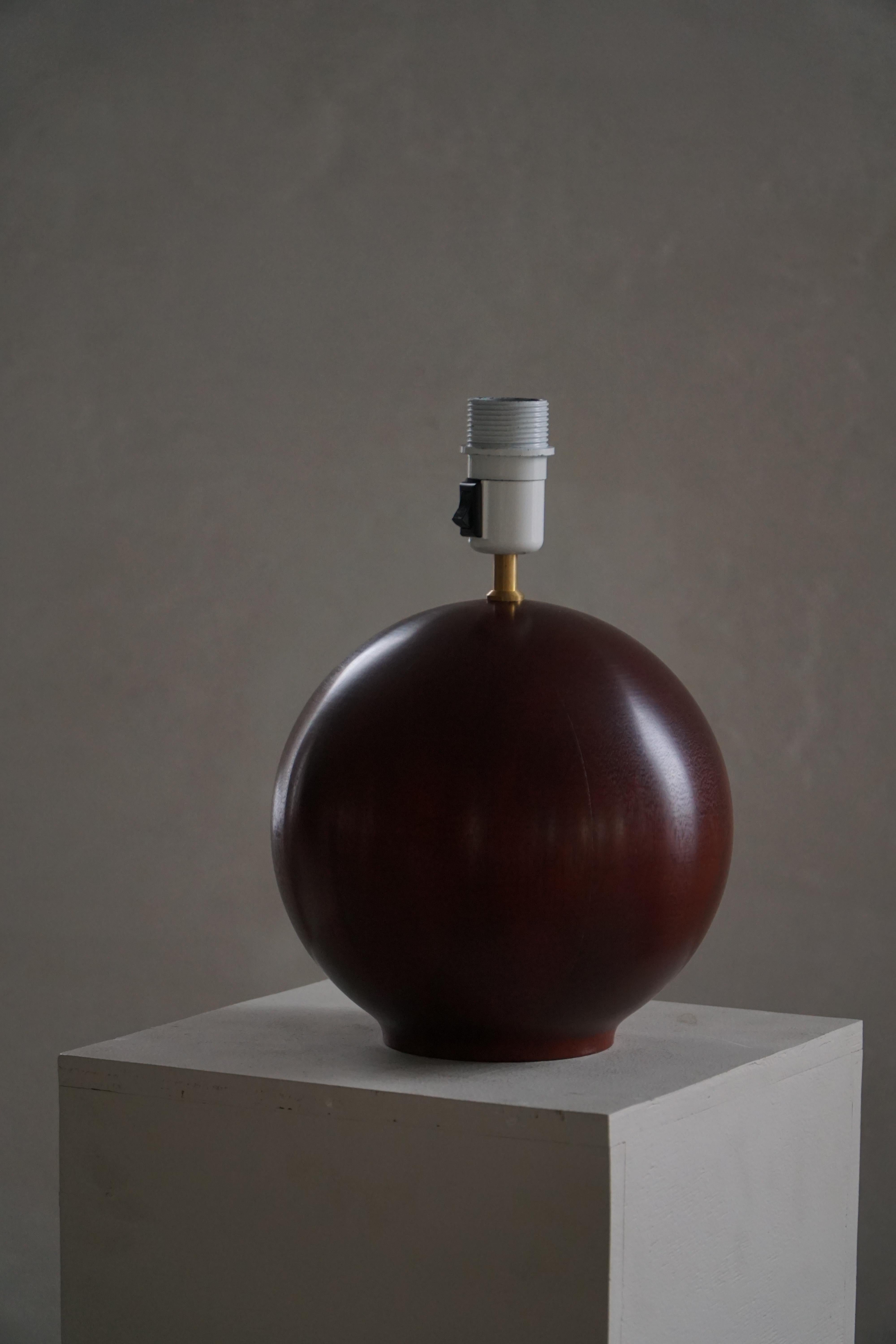 Sculptural Sphere-Shaped Table Lamp in Dark Wood, Danish Modern, 1980s For Sale 5