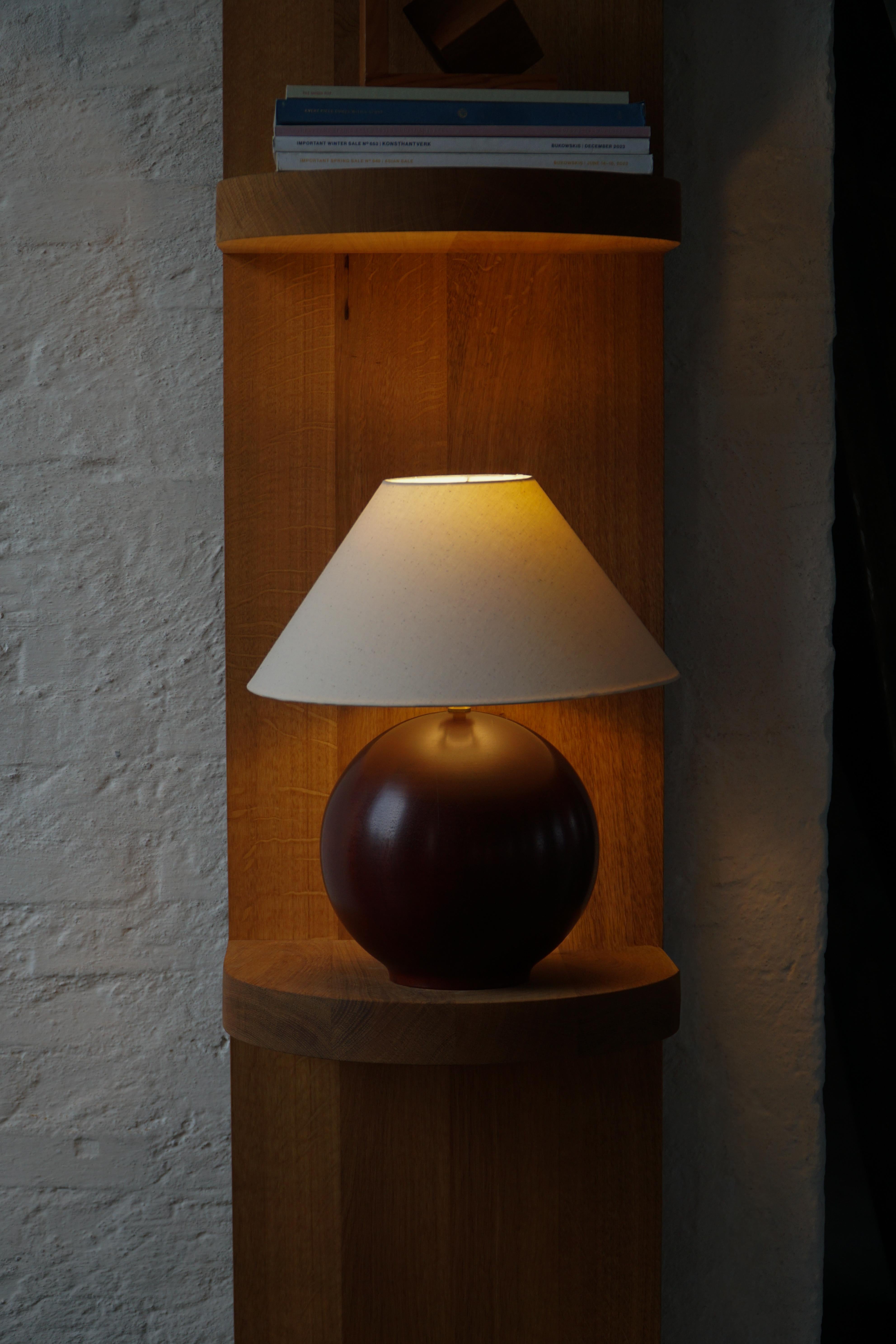 Sculptural Sphere-Shaped Table Lamp in Dark Wood, Danish Modern, 1980s For Sale 3