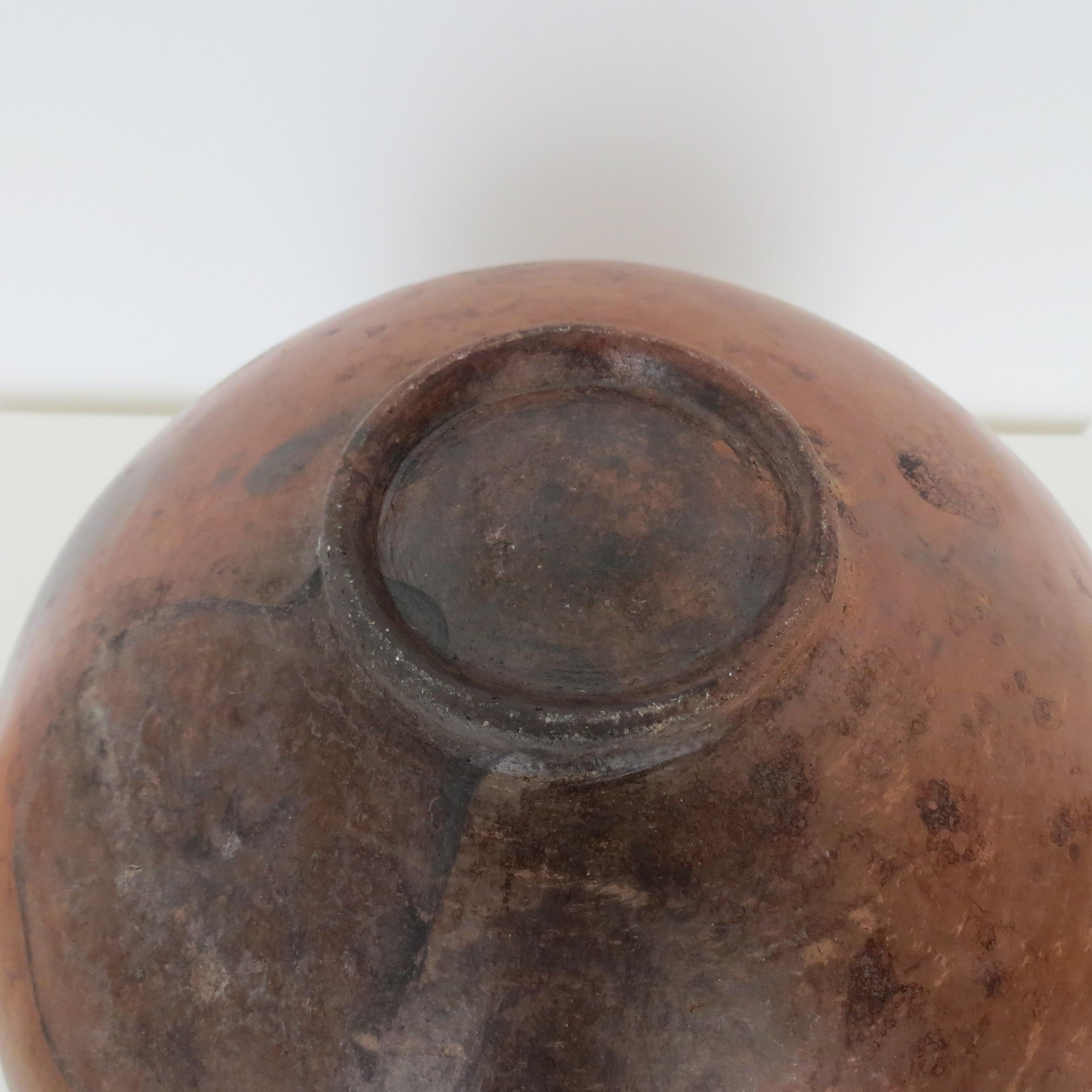 Jarrón esférico de barro 1970 en venta 9