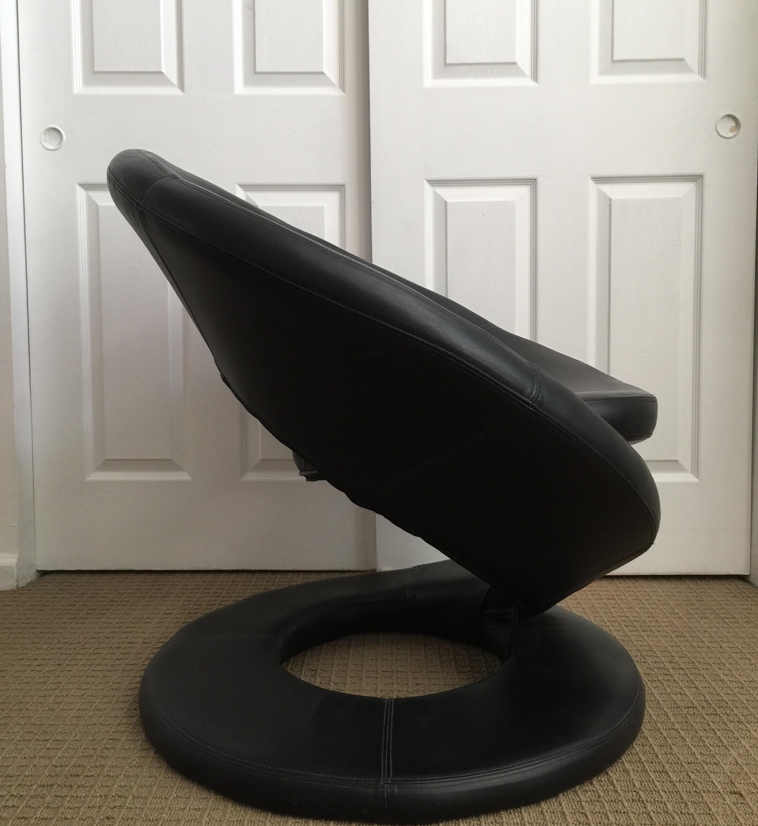 Modern Sculptural Spiral Leather Lounge Chair For Sale