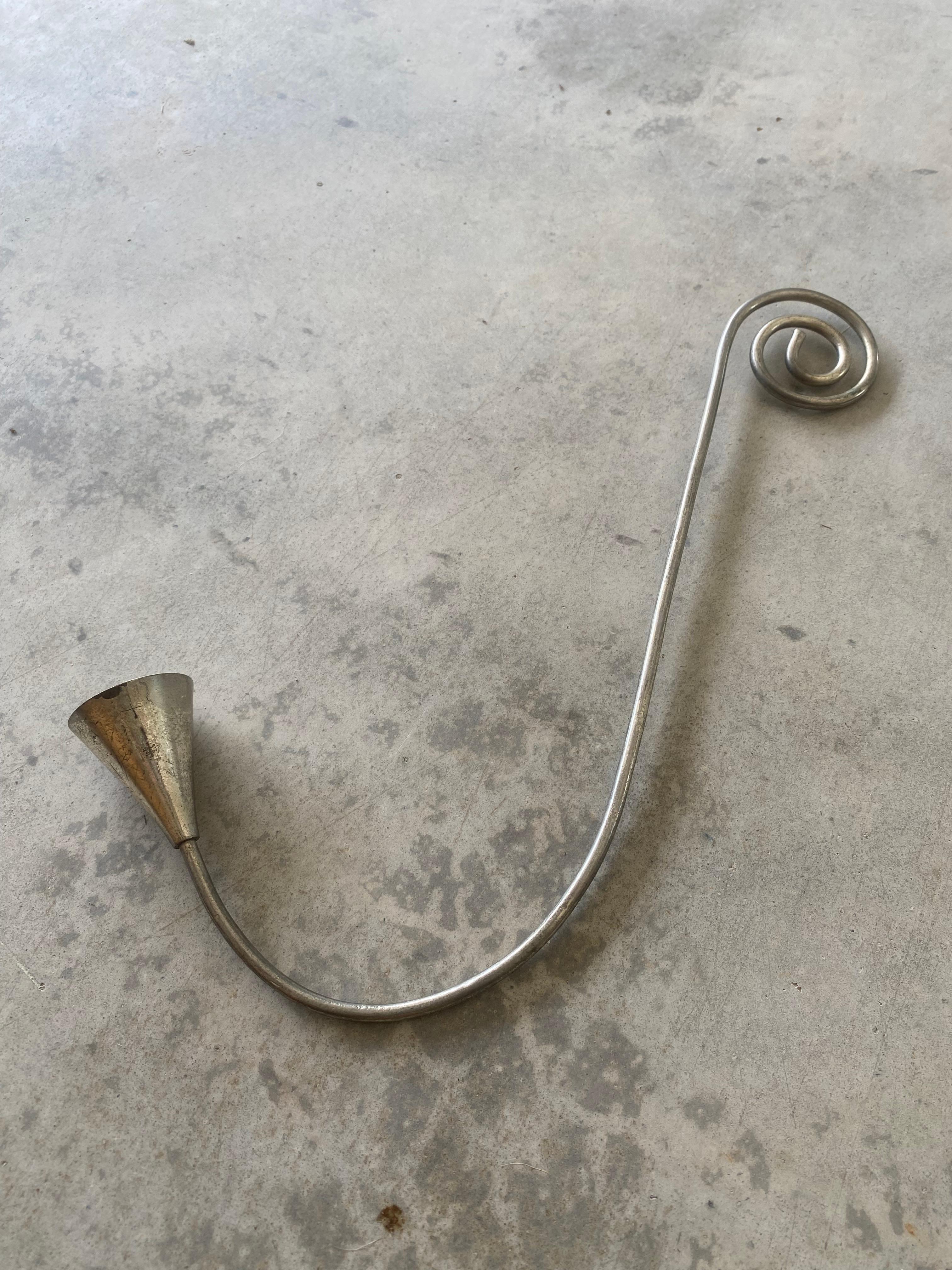 Skulpturaler Squiggle-Kerzenlöscher (Handgefertigt) im Angebot