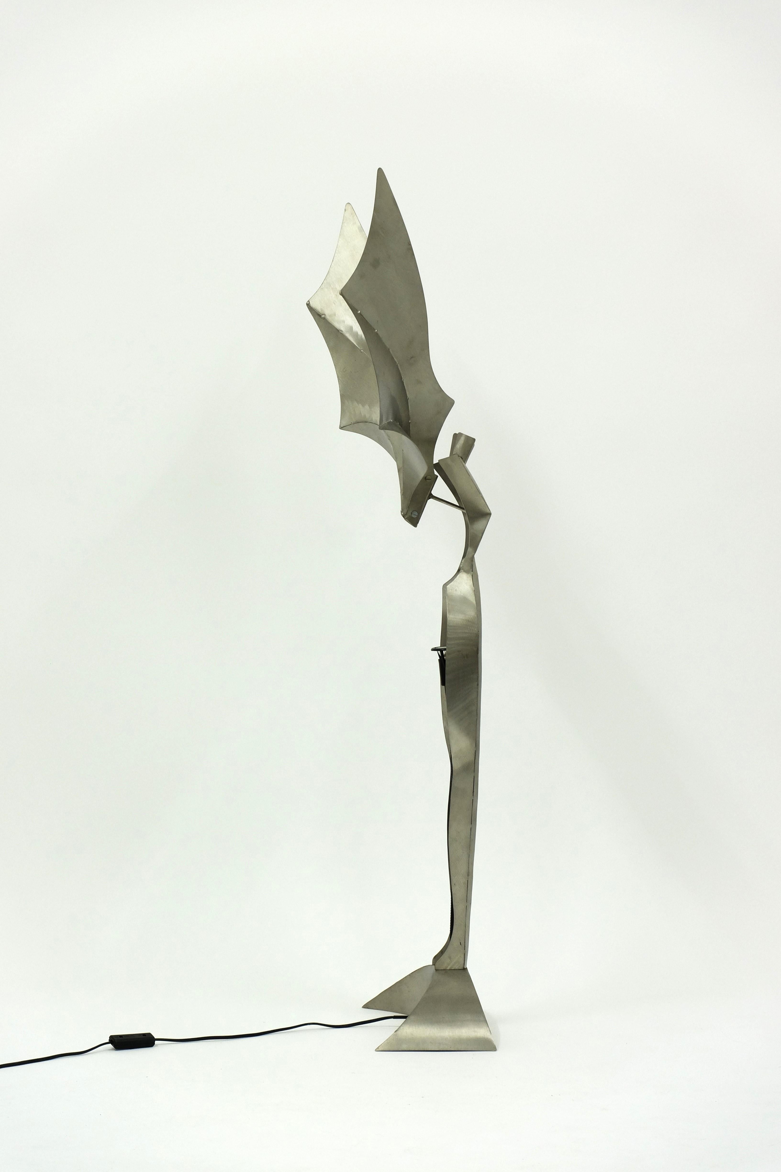 Lámpara de pie escultural Ángel de acero inoxidable de Reinhard Stubenrauch Alemania en venta 1
