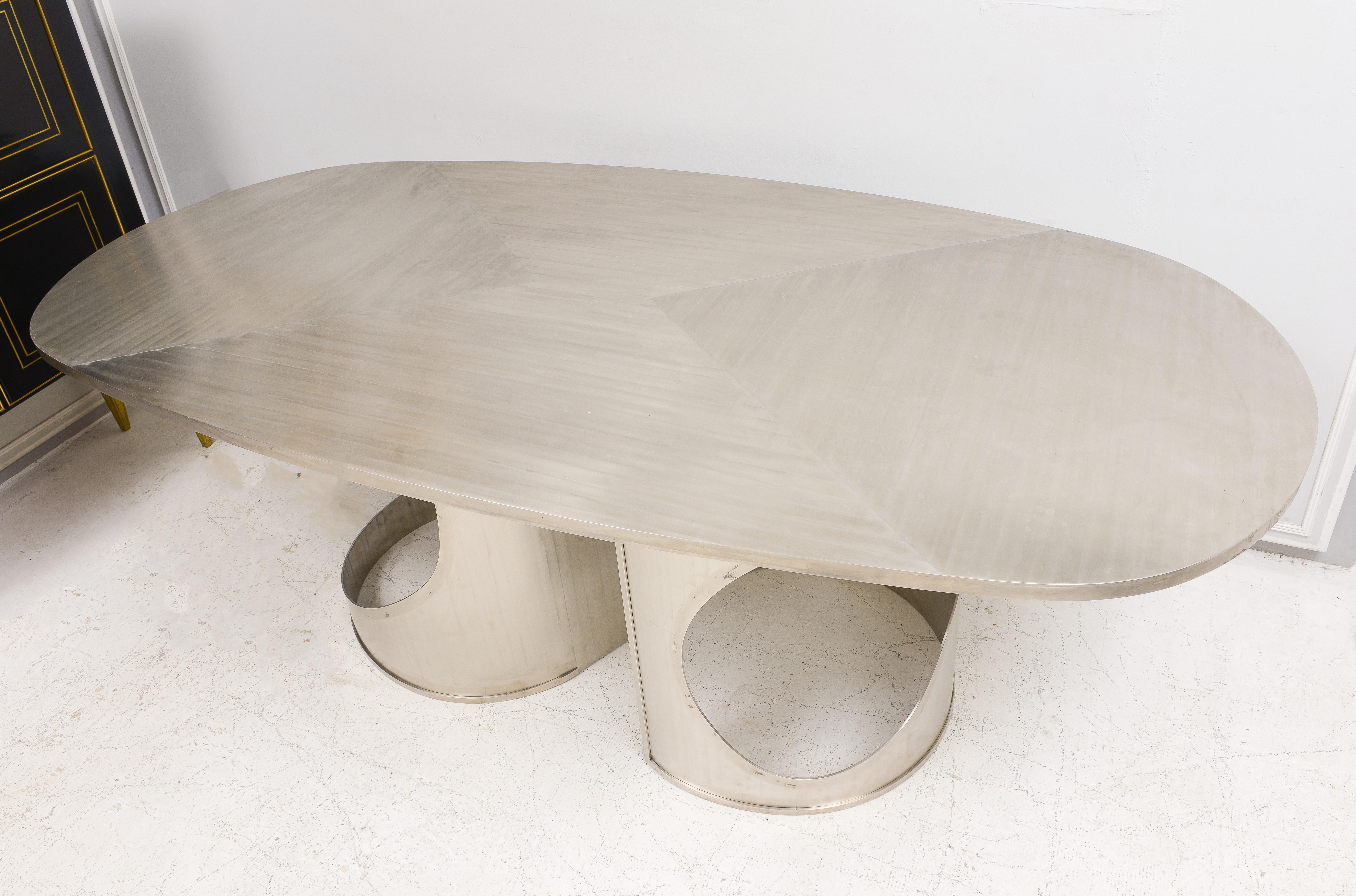 XXIe siècle et contemporain Table sculpturale en acier inoxydable à la manière de Maria Pergay en vente