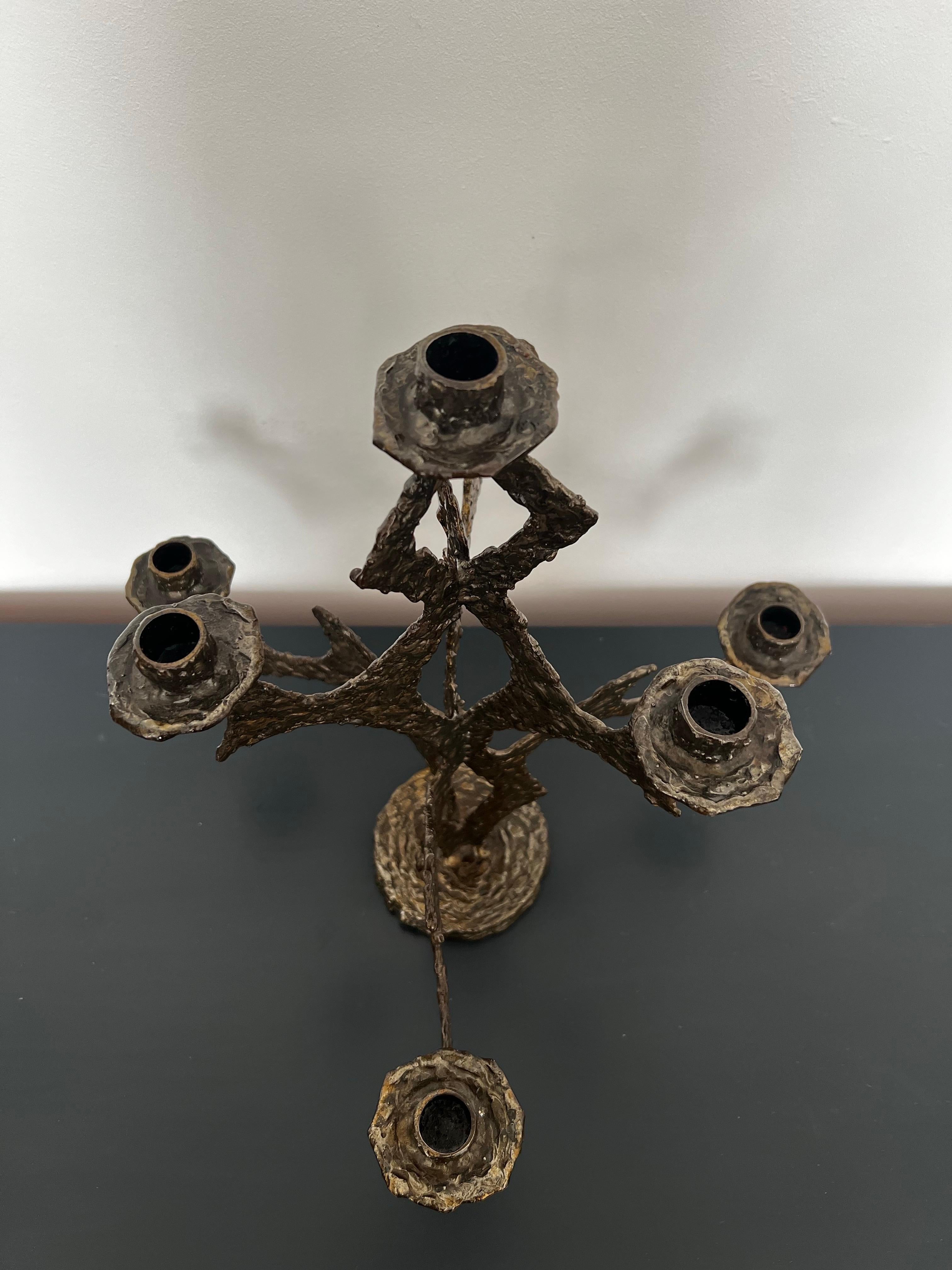 Candelabro scultoreo in acciaio con finitura in resina, Francia in vendita 5
