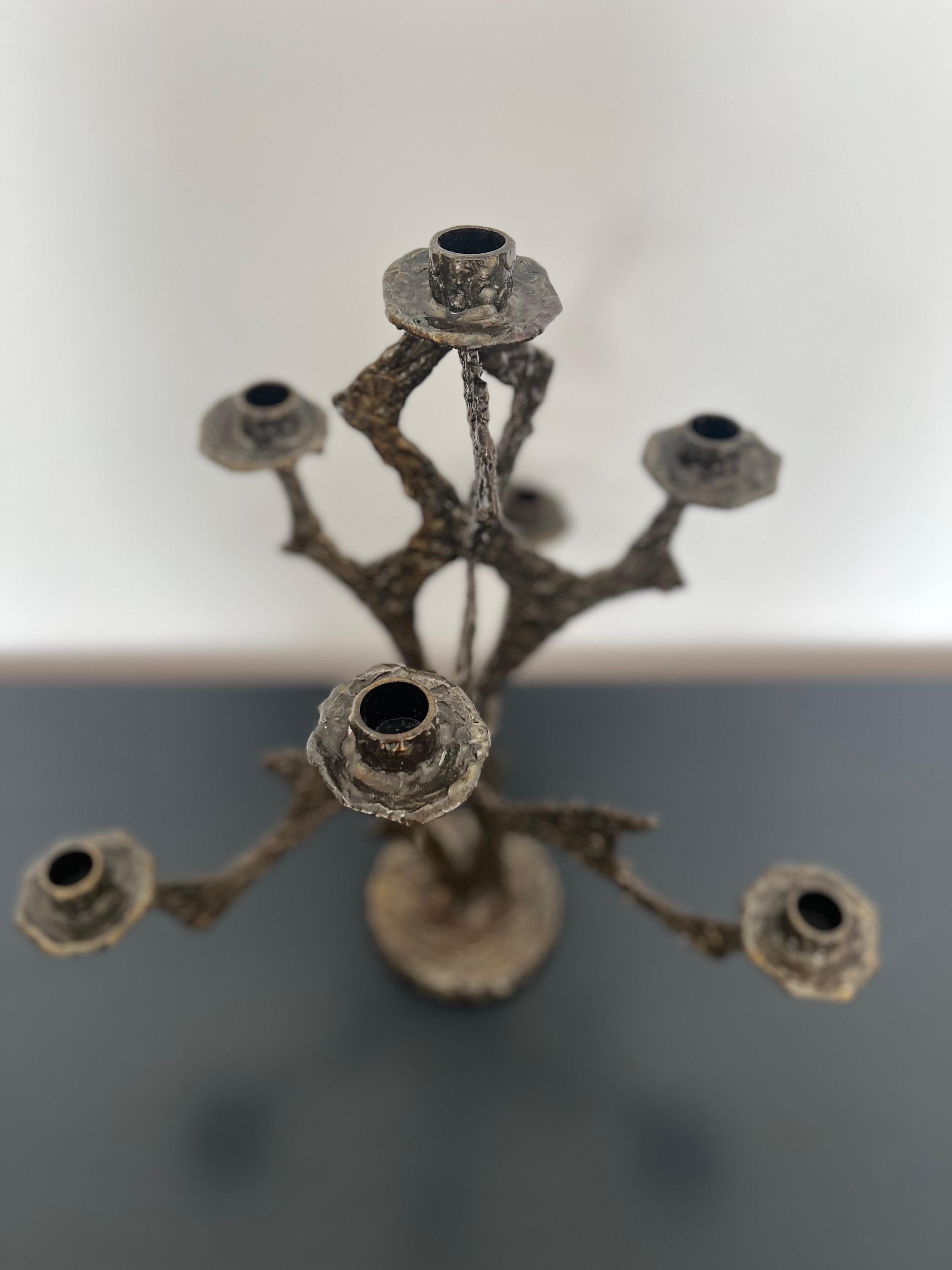 Candelabro scultoreo in acciaio con finitura in resina, Francia in vendita 8
