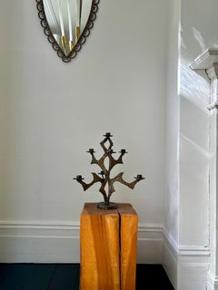 Candelabro scultoreo in acciaio con finitura in resina, Francia