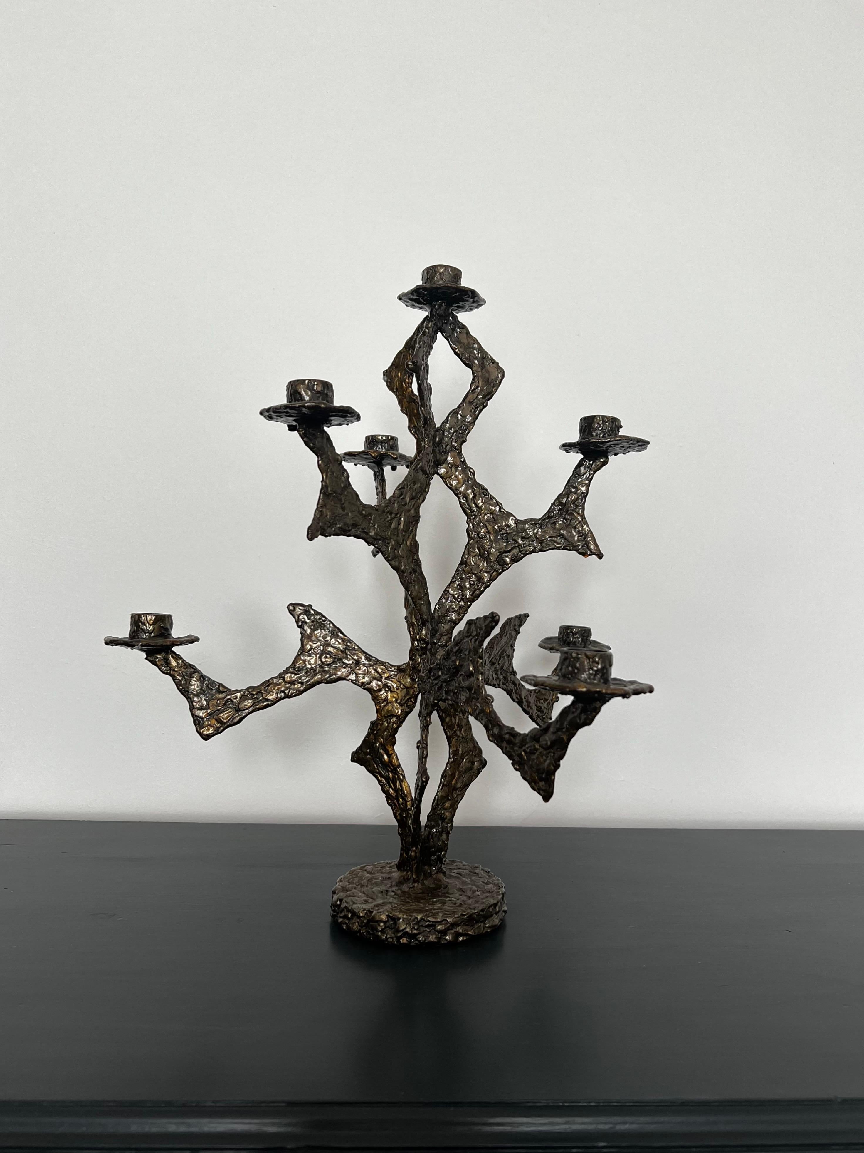 XX secolo Candelabro scultoreo in acciaio con finitura in resina, Francia in vendita