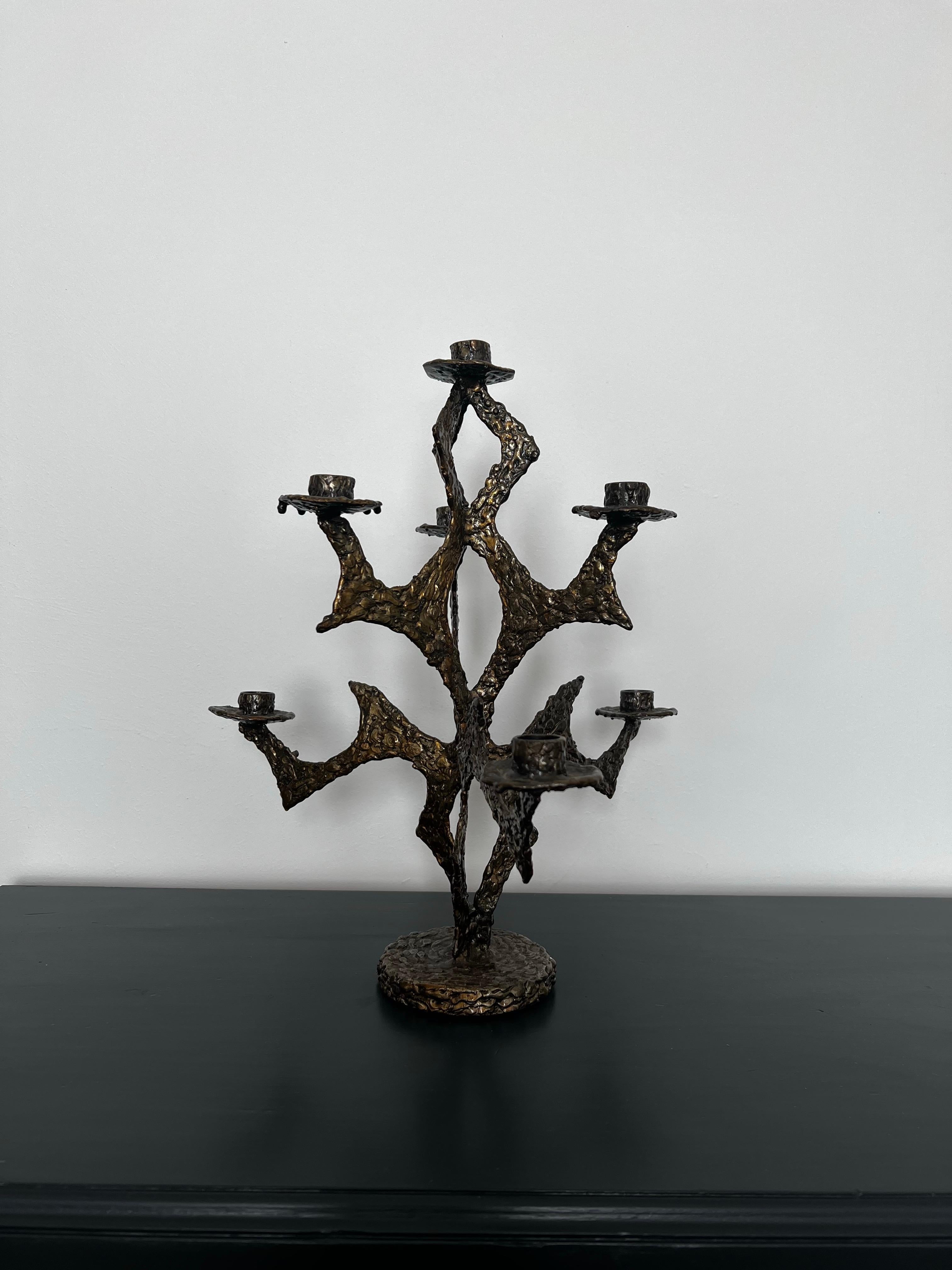 Acciaio Candelabro scultoreo in acciaio con finitura in resina, Francia in vendita