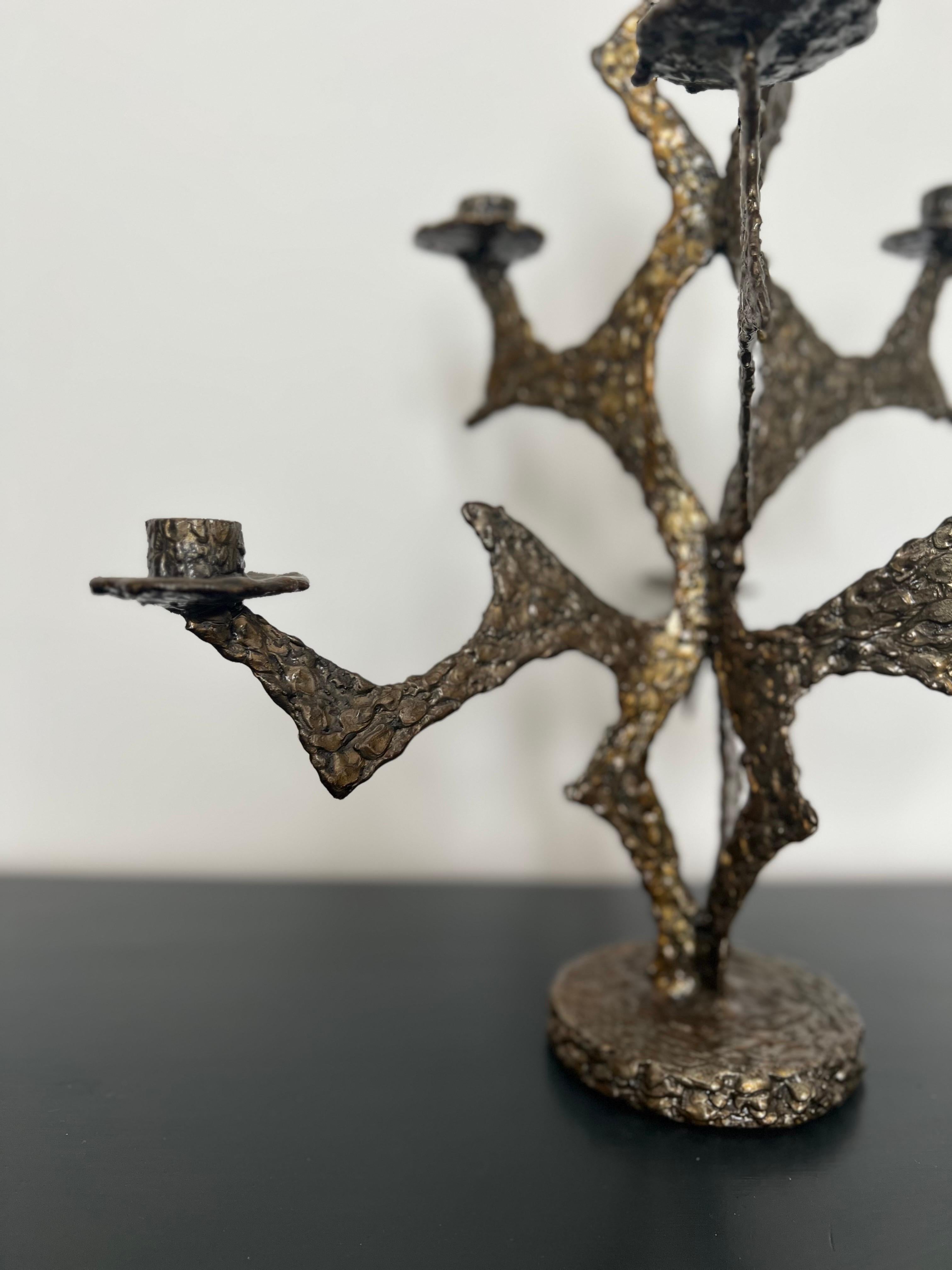Candelabro scultoreo in acciaio con finitura in resina, Francia in vendita 1