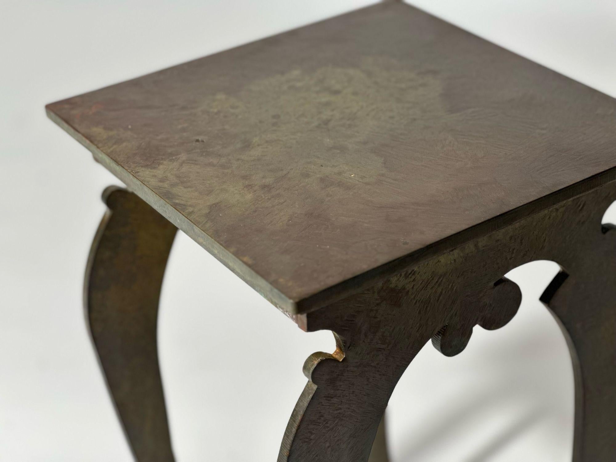 Table d'appoint en acier sculpturale dans le style de Giacometti 1