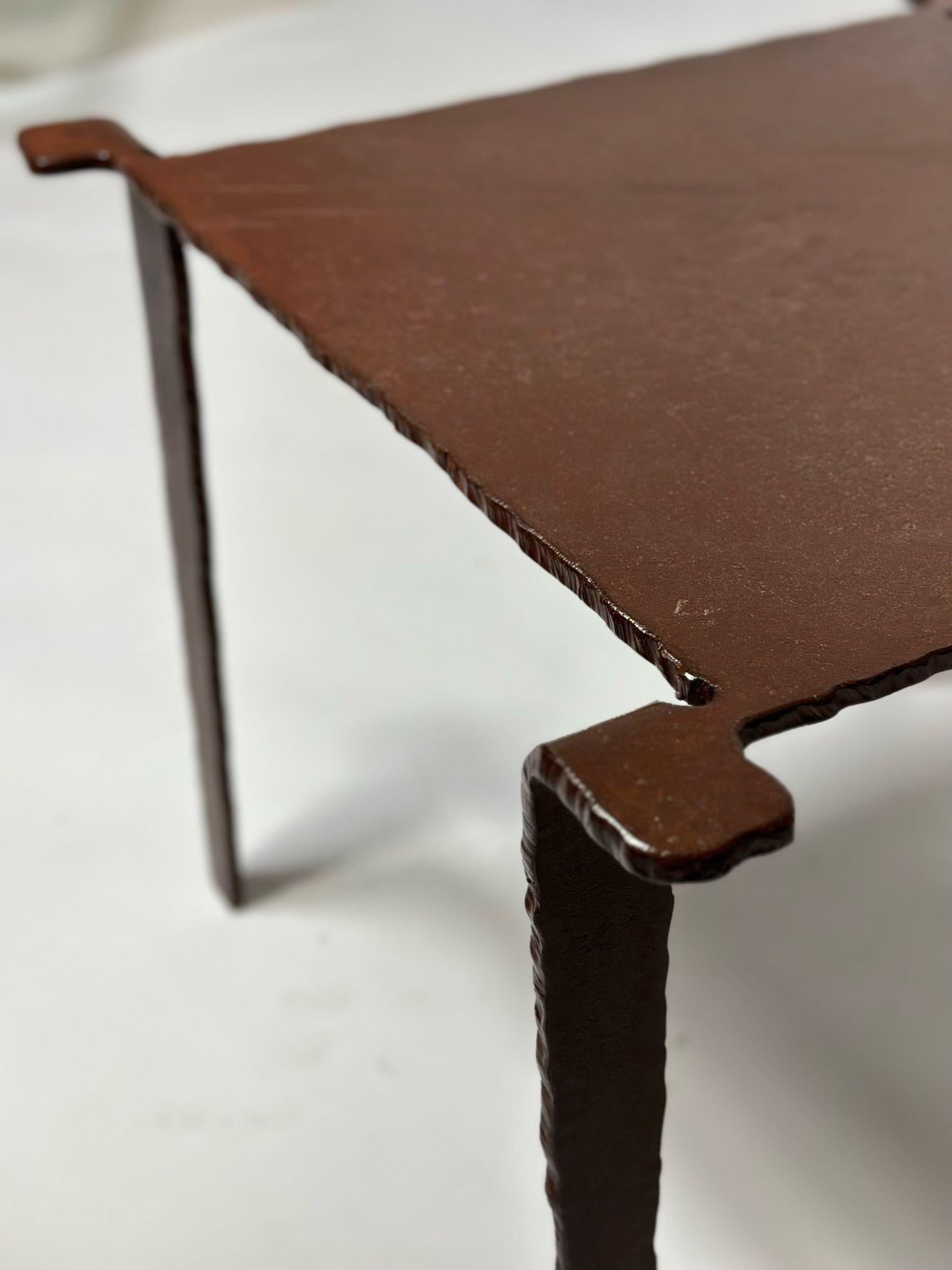 Table sculpturale en acier dans le style de Giacometti Bon état - En vente à Chicago, IL