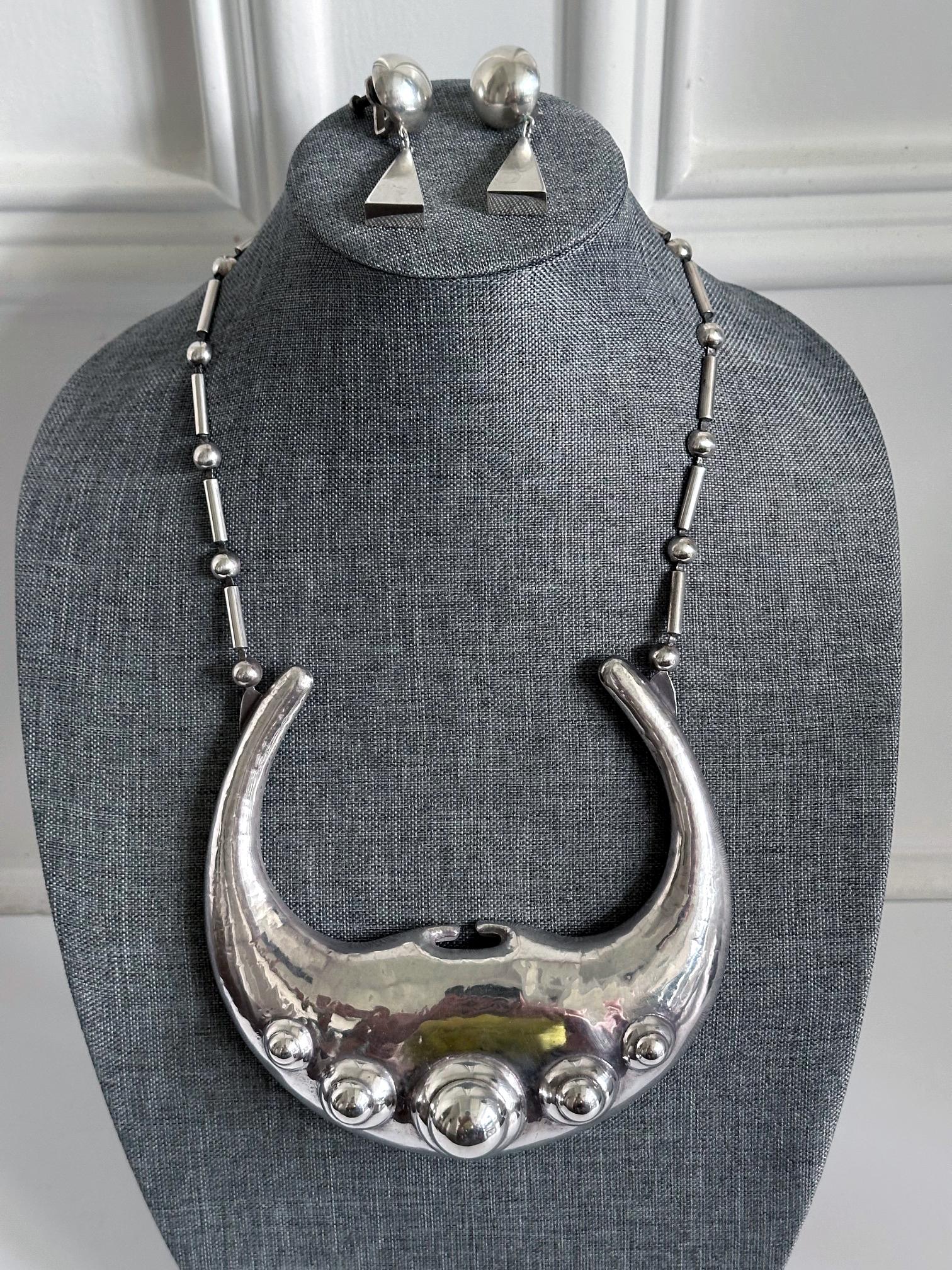 Collier et boucles d'oreilles sculpturaux en argent par Graziella Laffi en vente 6