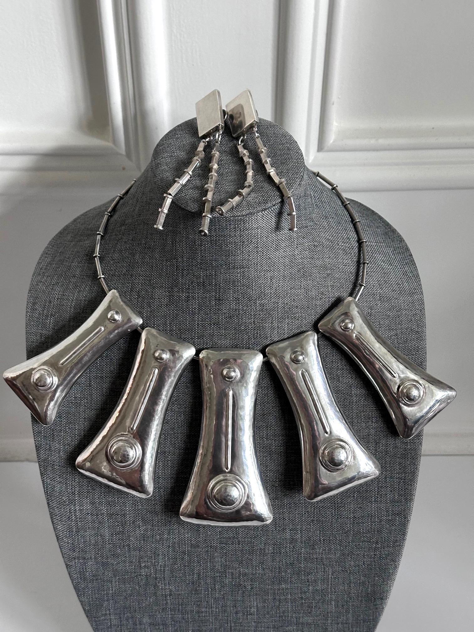 Suite di collane e orecchini scultorei in argento di Graziella Laffi in vendita 2