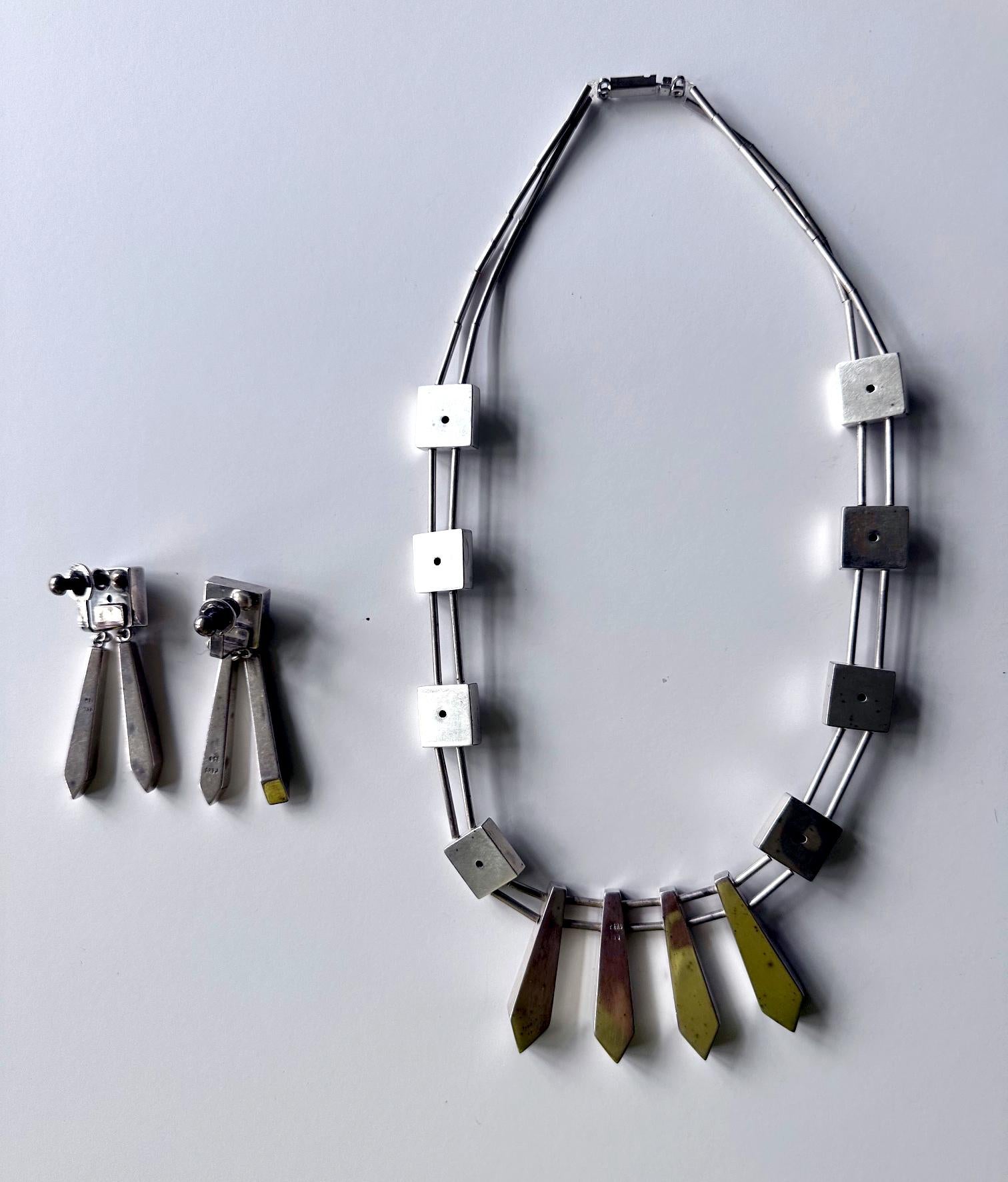 Argent sterling Suite de colliers et de boucles d'oreilles sculpturaux en argent par Graziella Laffi en vente