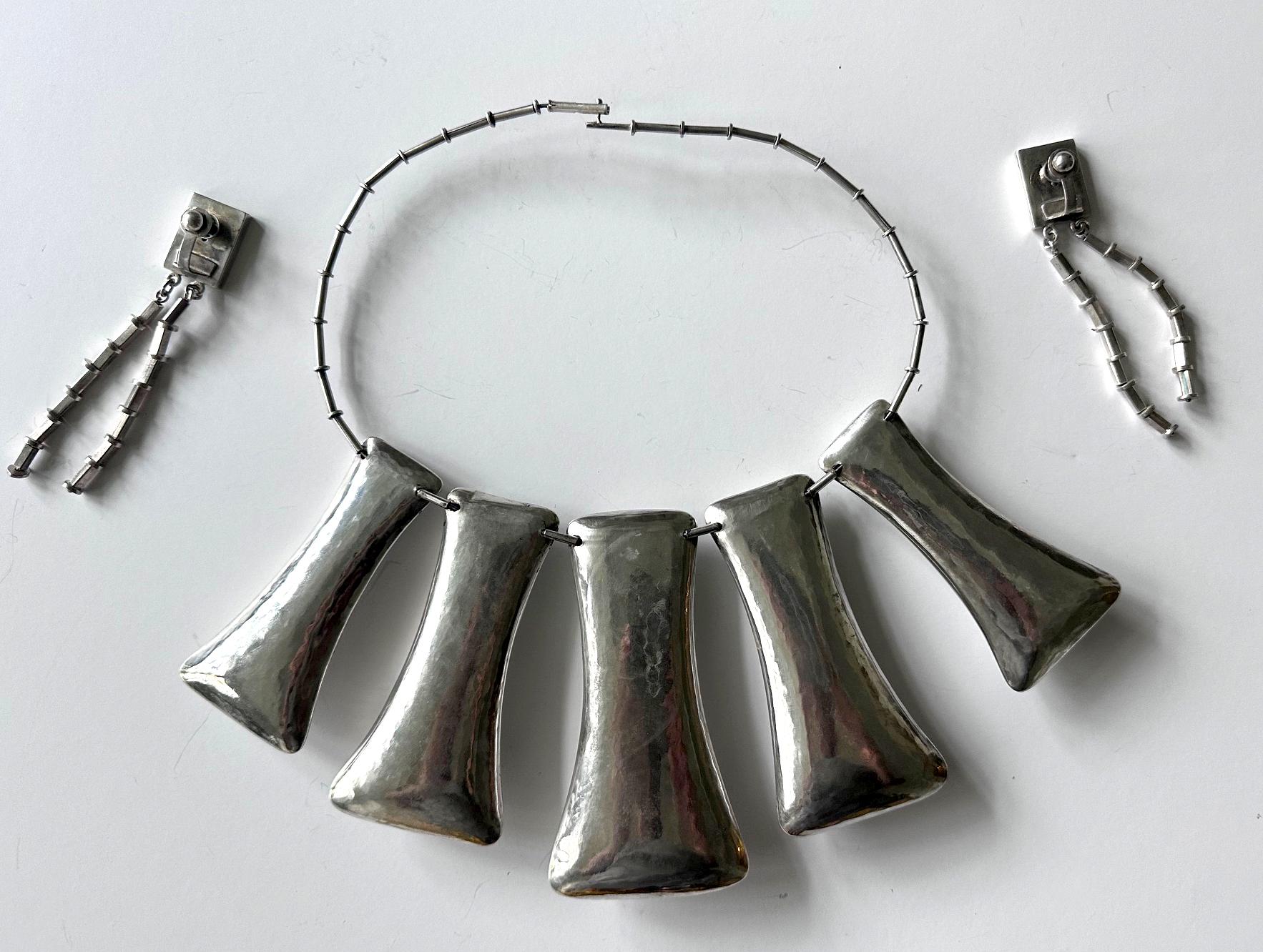 Argento 925 Suite di collane e orecchini scultorei in argento di Graziella Laffi in vendita