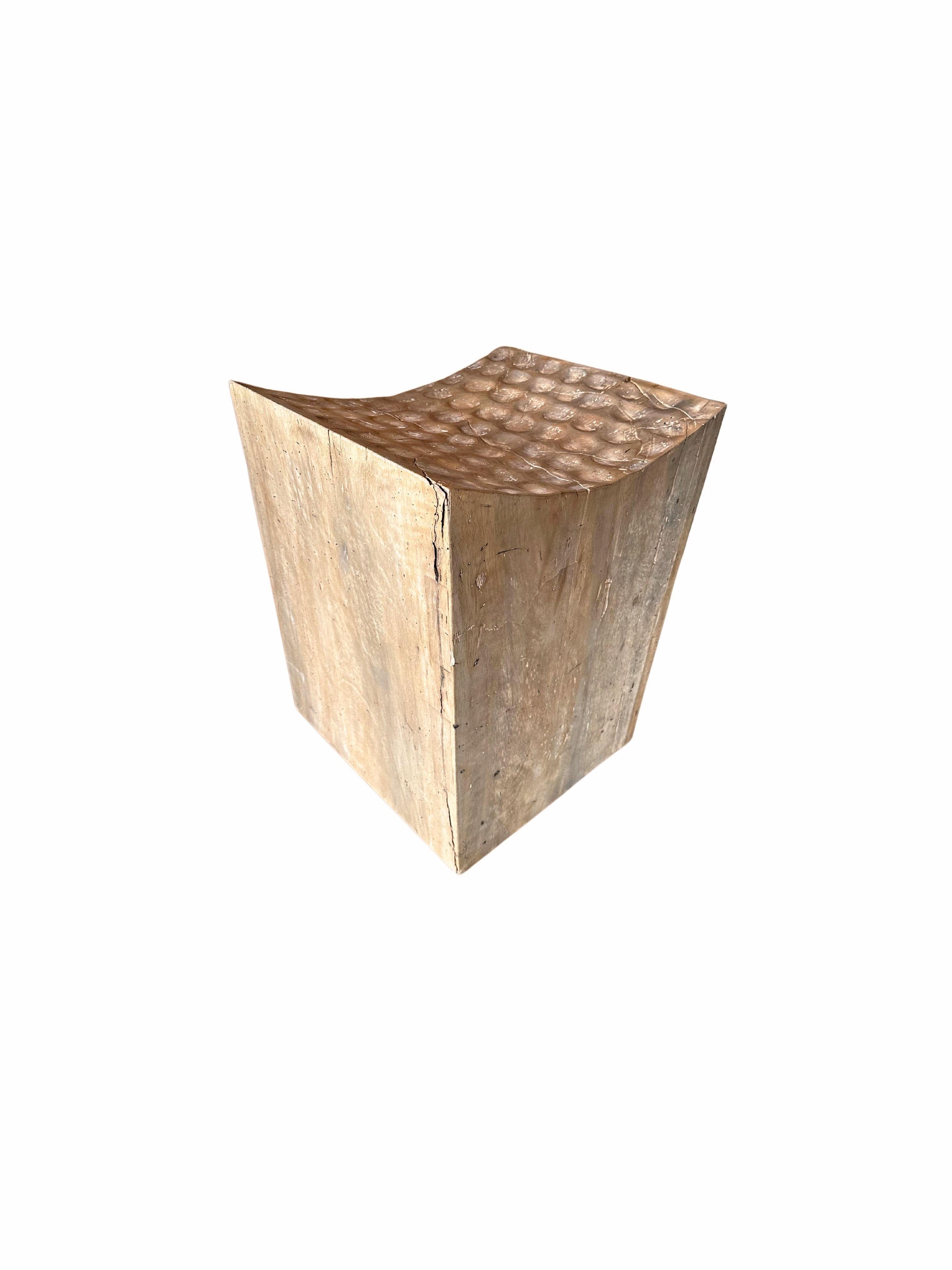 Sculptural Stool Carved from Solid Mango Wood Modern Organic In Good Condition For Sale In Jimbaran, Bali