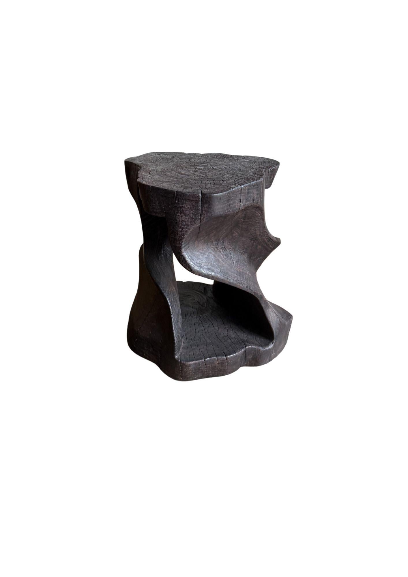 Sculptural Stool Carved from Solid Mango Wood Modern Organic In Good Condition For Sale In Jimbaran, Bali
