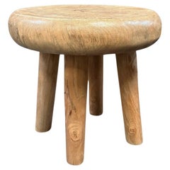 Taburete Escultural Tallado en Madera Maciza de Mango Moderno Orgánico
