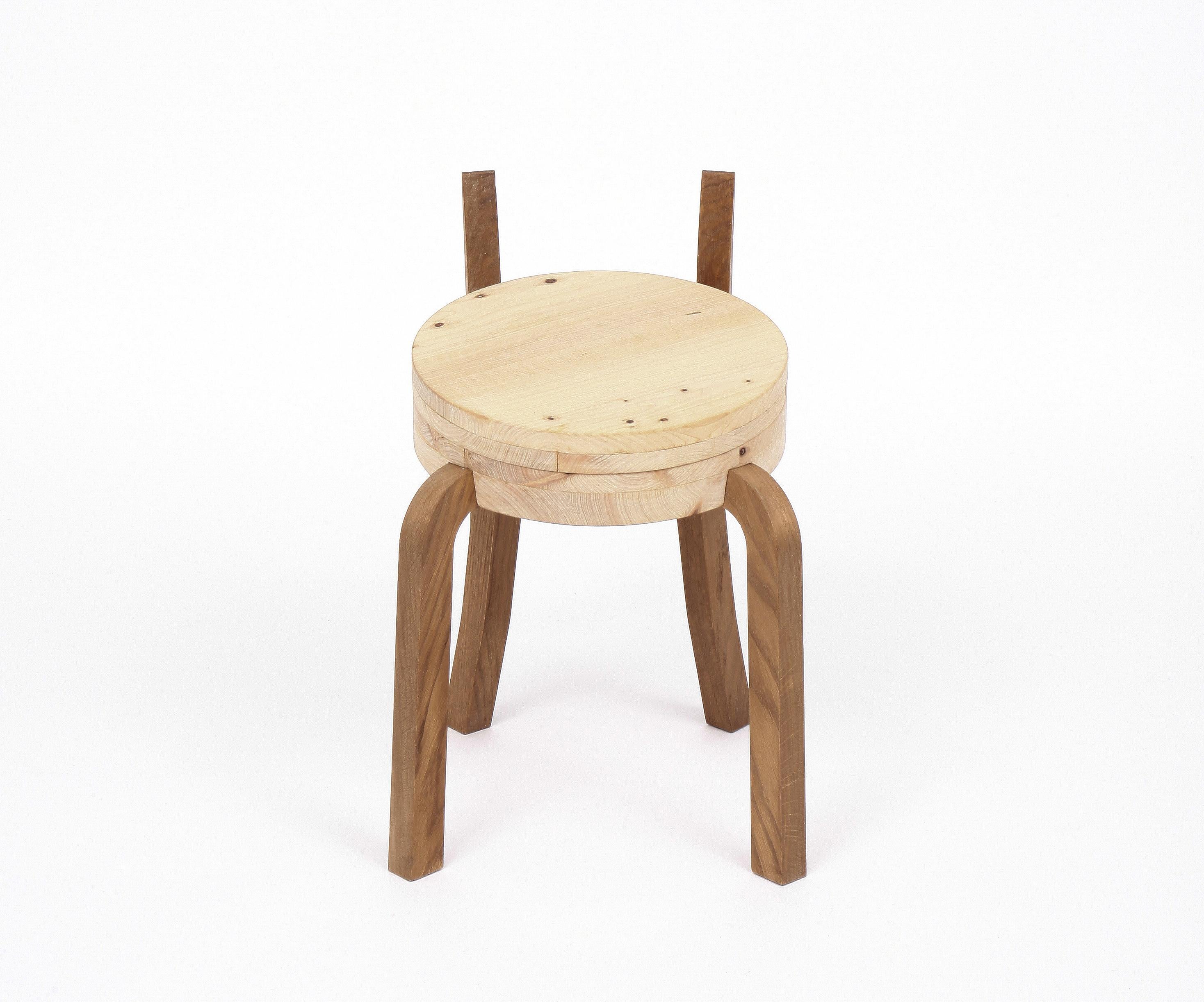 Taburete escultórico DOTTOD 002 - Homenaje generado por IA al taburete 60 de Alvar Aalto, 1933 en Nuevo estado para la venta en Barcelona, ES