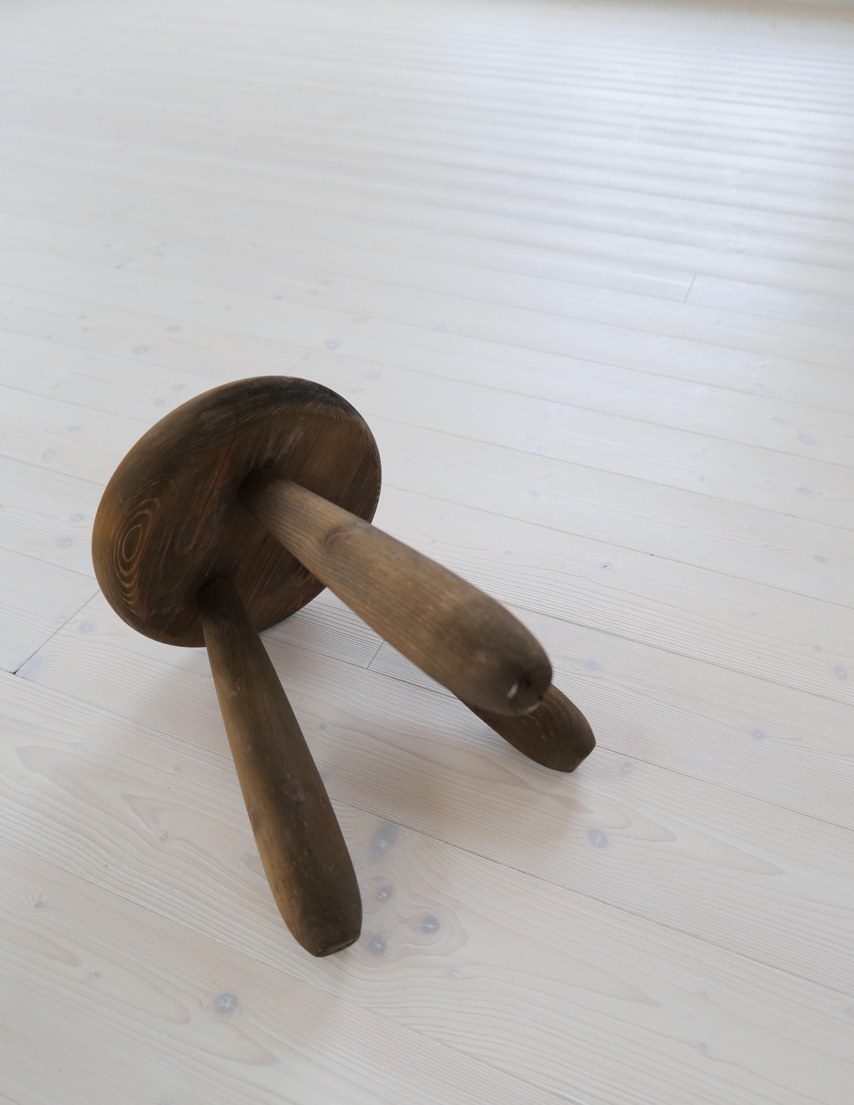 Sculptural Stool in Stained Pine, Attributed to Ingvar Hildingsson, Sweden 1970 For Sale 4