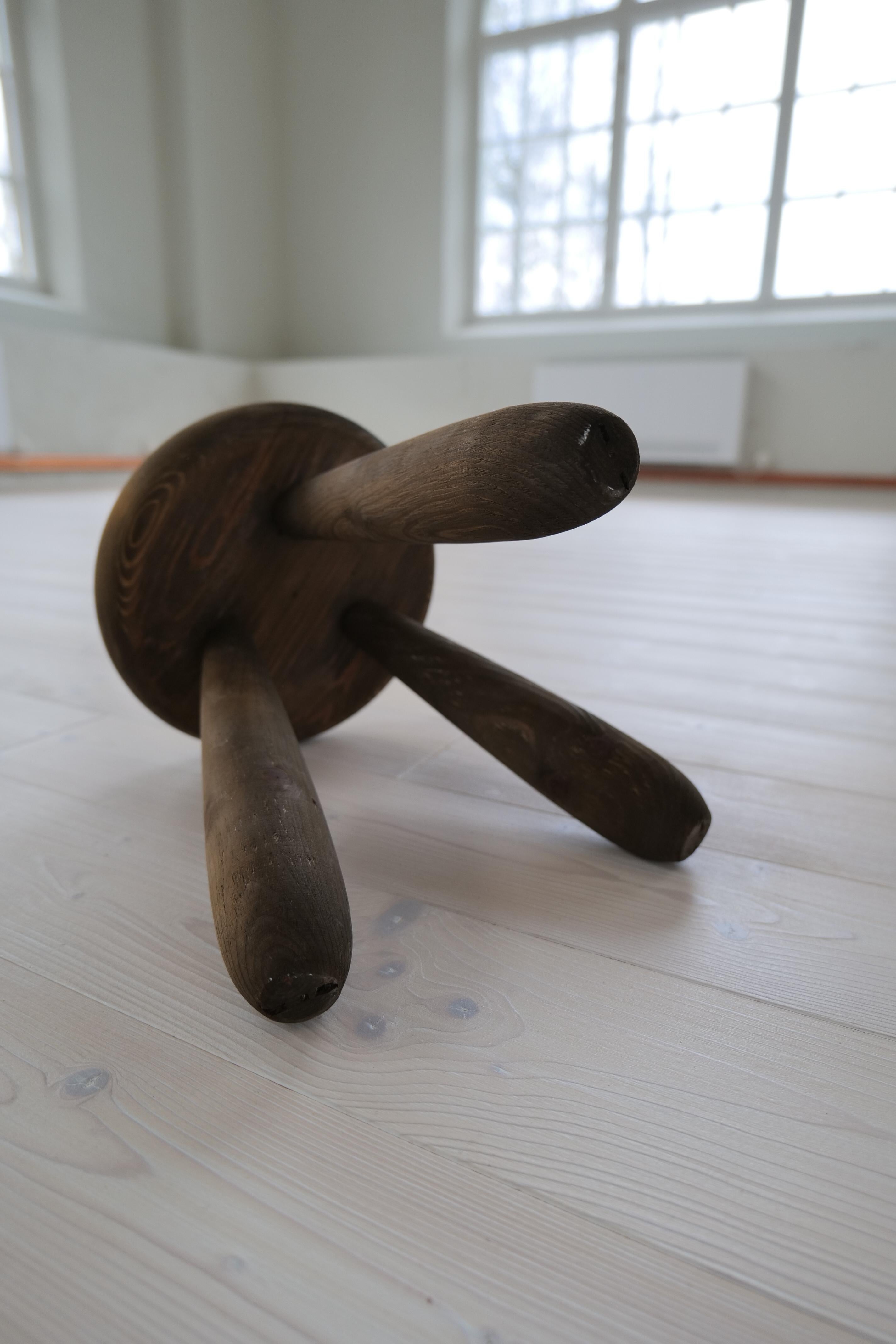 Sculptural Stool in Stained Pine, Attributed to Ingvar Hildingsson, Sweden 1970 For Sale 5