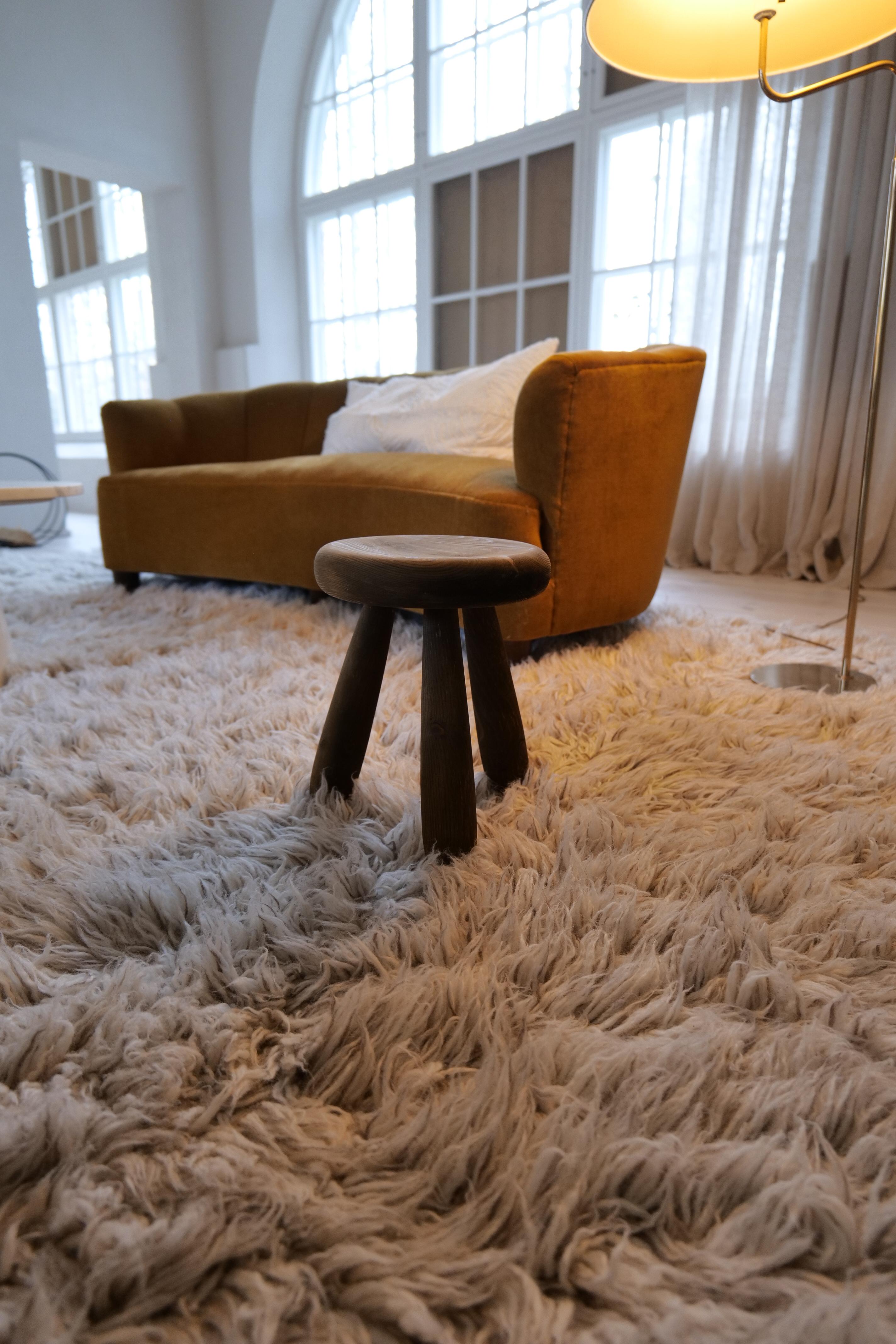 Mid-Century Modern Sculptural Stool in Stained Pine, Attributed to Ingvar Hildingsson, Sweden 1970 For Sale