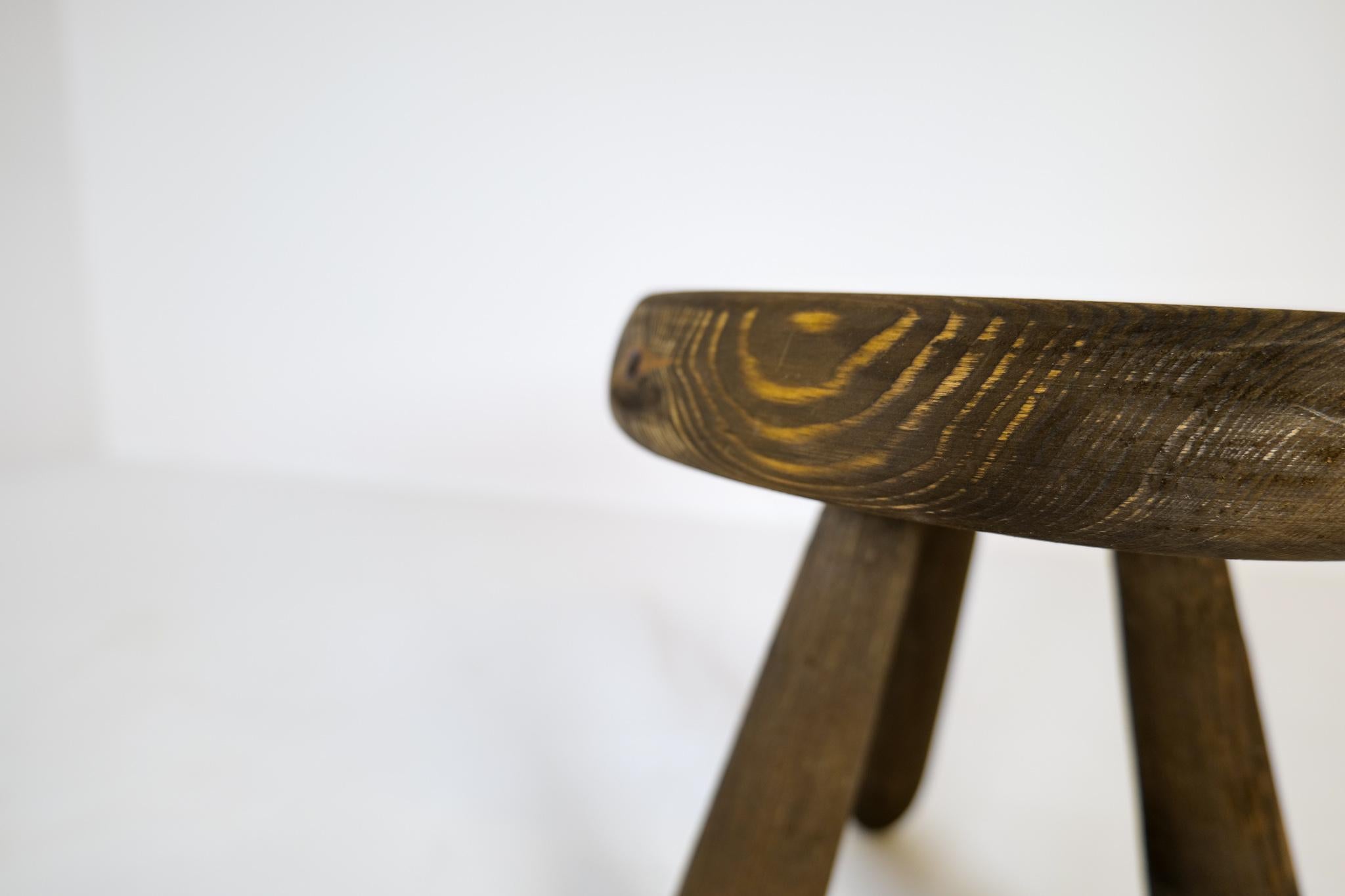 Sculptural Stool in Stained Pine, Attributed to Ingvar Hildingsson, Sweden 1970s For Sale 4