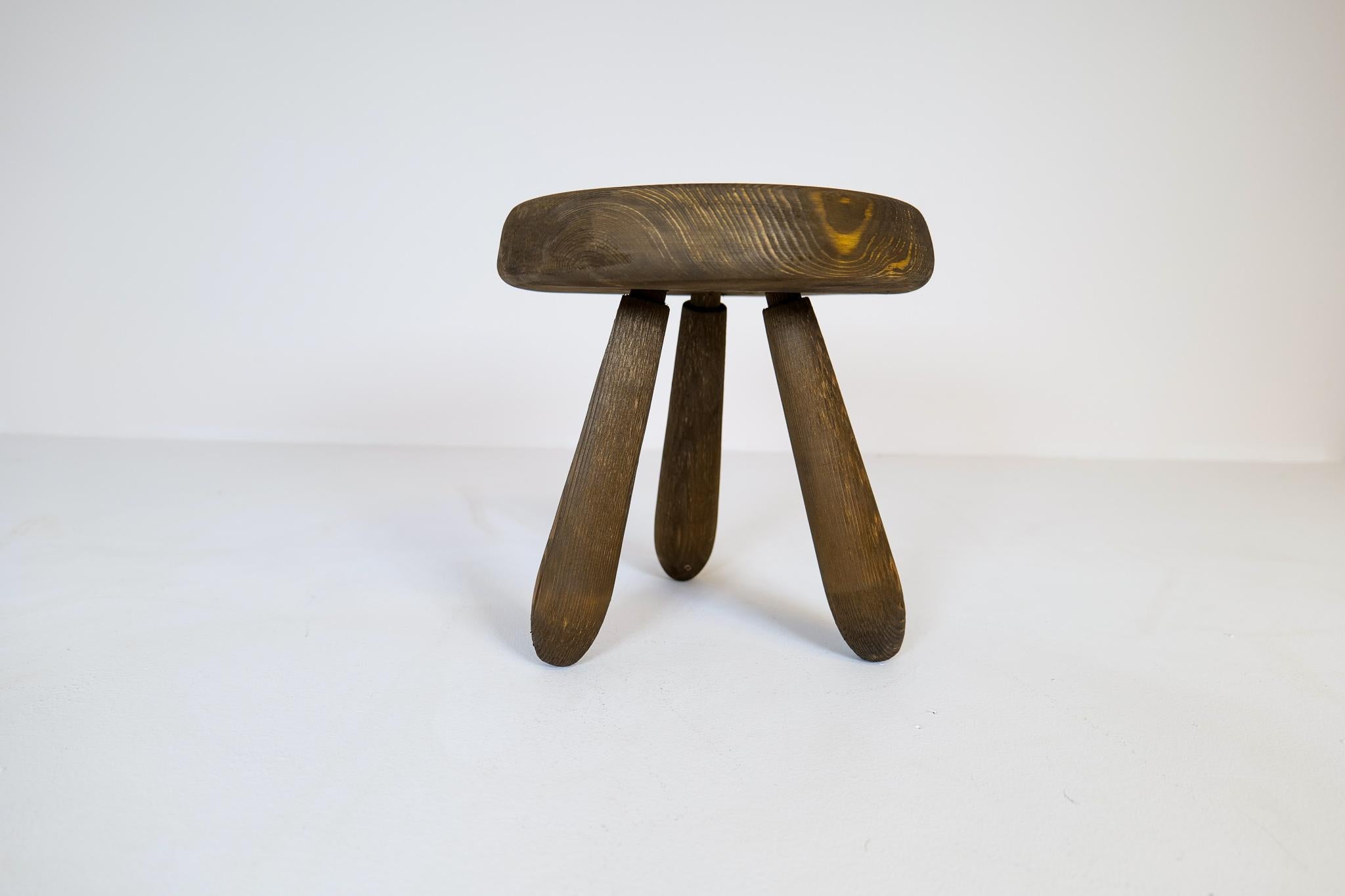 Swedish Sculptural Stool in Stained Pine, Attributed to Ingvar Hildingsson, Sweden 1970s For Sale