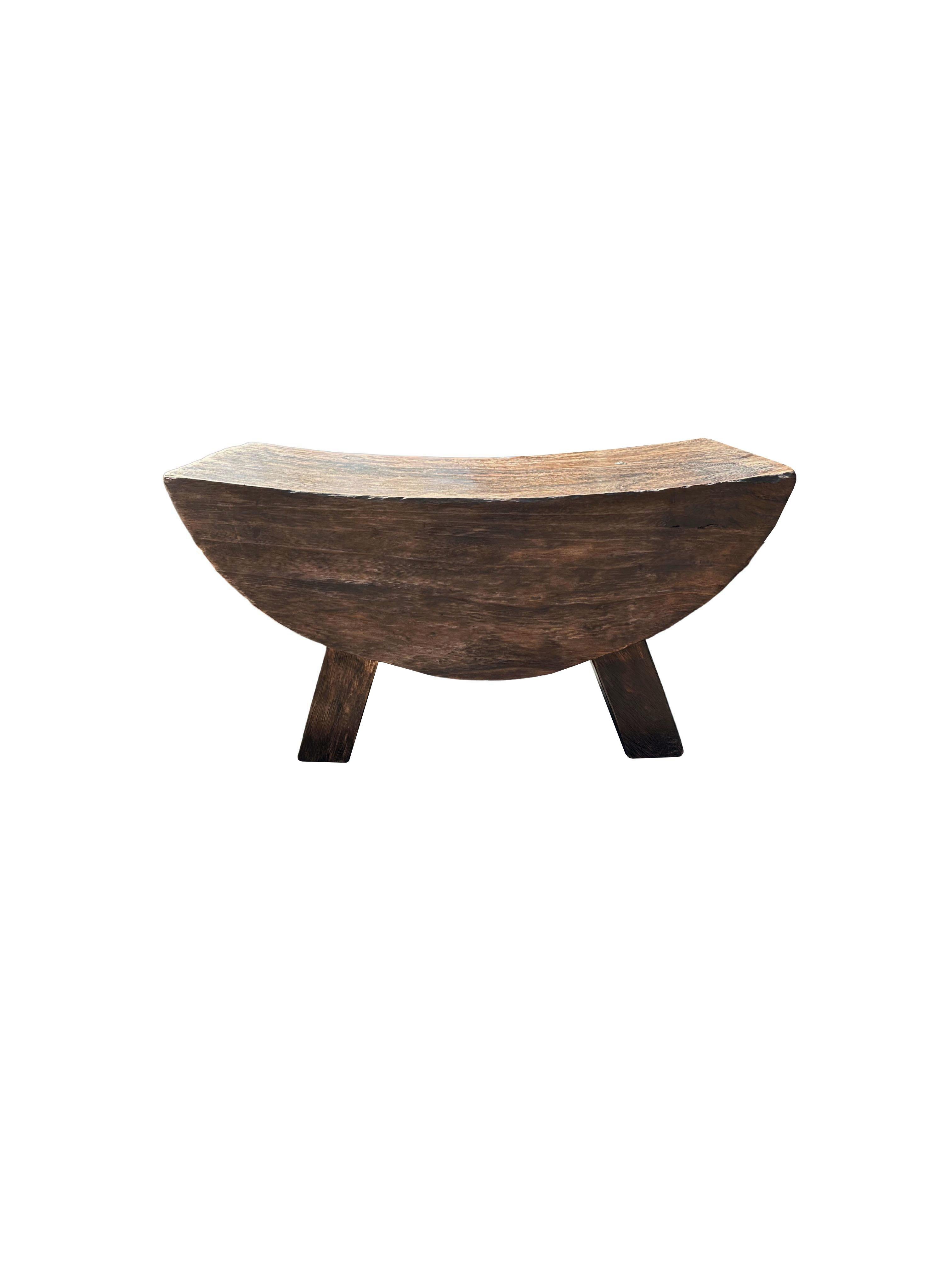 Sculptural Stool with Curved Seat Suar Wood  In Good Condition For Sale In Jimbaran, Bali