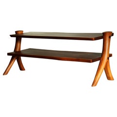 Skulpturale Studio-Craft-Konsole aus Nussbaumholz von Gary Ambrose, 1984