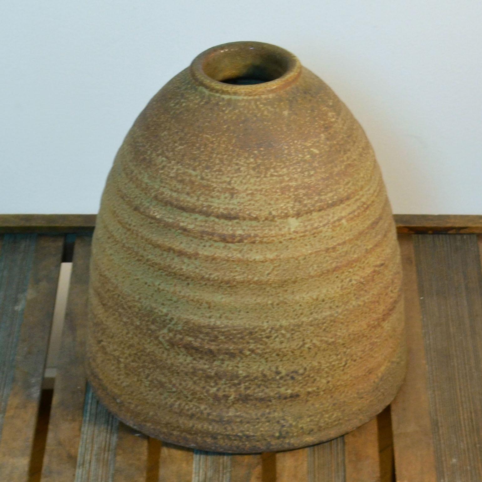 Sculptural Studio Pottery Vase in Earth Tones and Beehive Shape by Piet Knepper  In Excellent Condition For Sale In London, GB