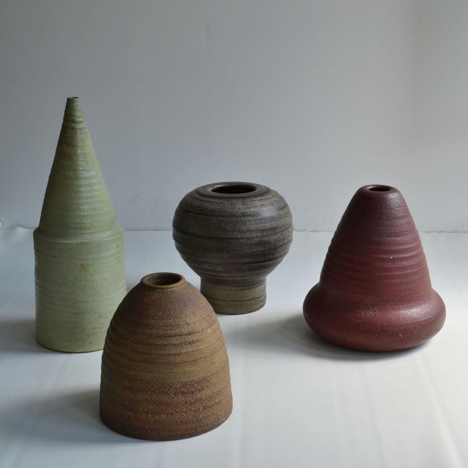 Sculptural Studio Pottery Vase in Earth Tones and Beehive Shape by Piet Knepper  For Sale 3