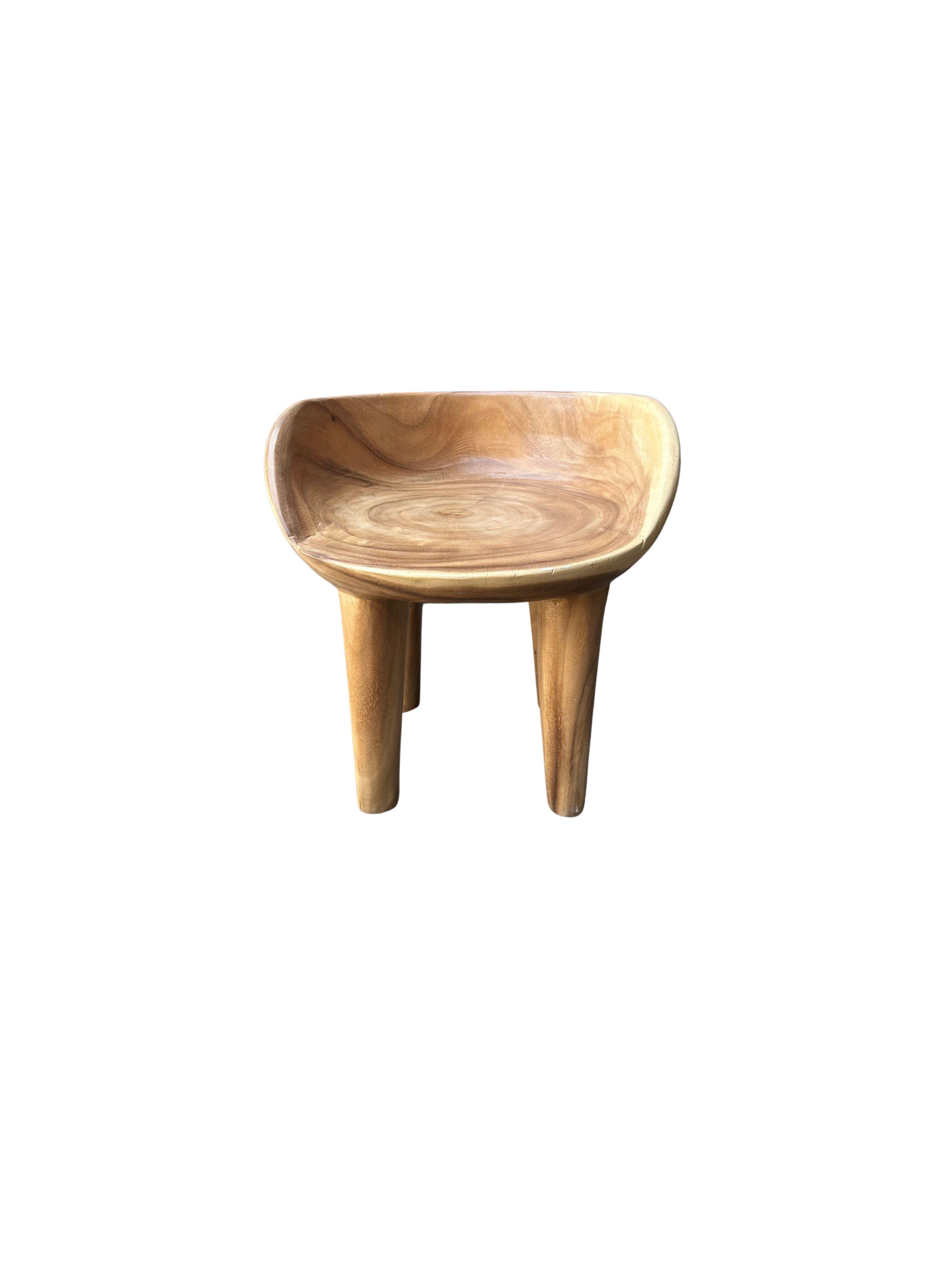 Organique Chaise sculpturale en bois de suar moderne et organique en vente