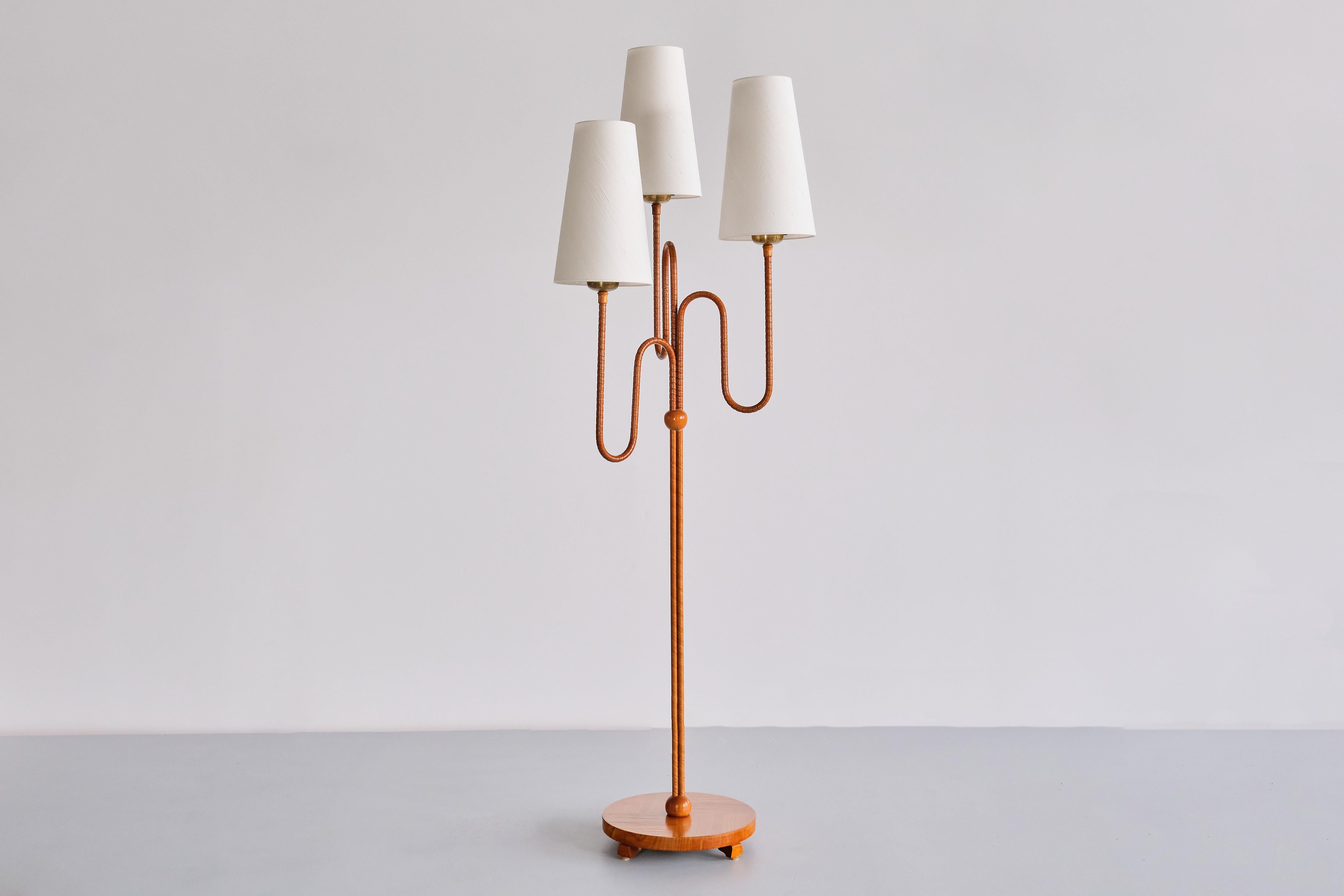 Sculptural Swedish Modern Three Arm Floor Lamp in Elm and Silk,  1930s For Sale 10
