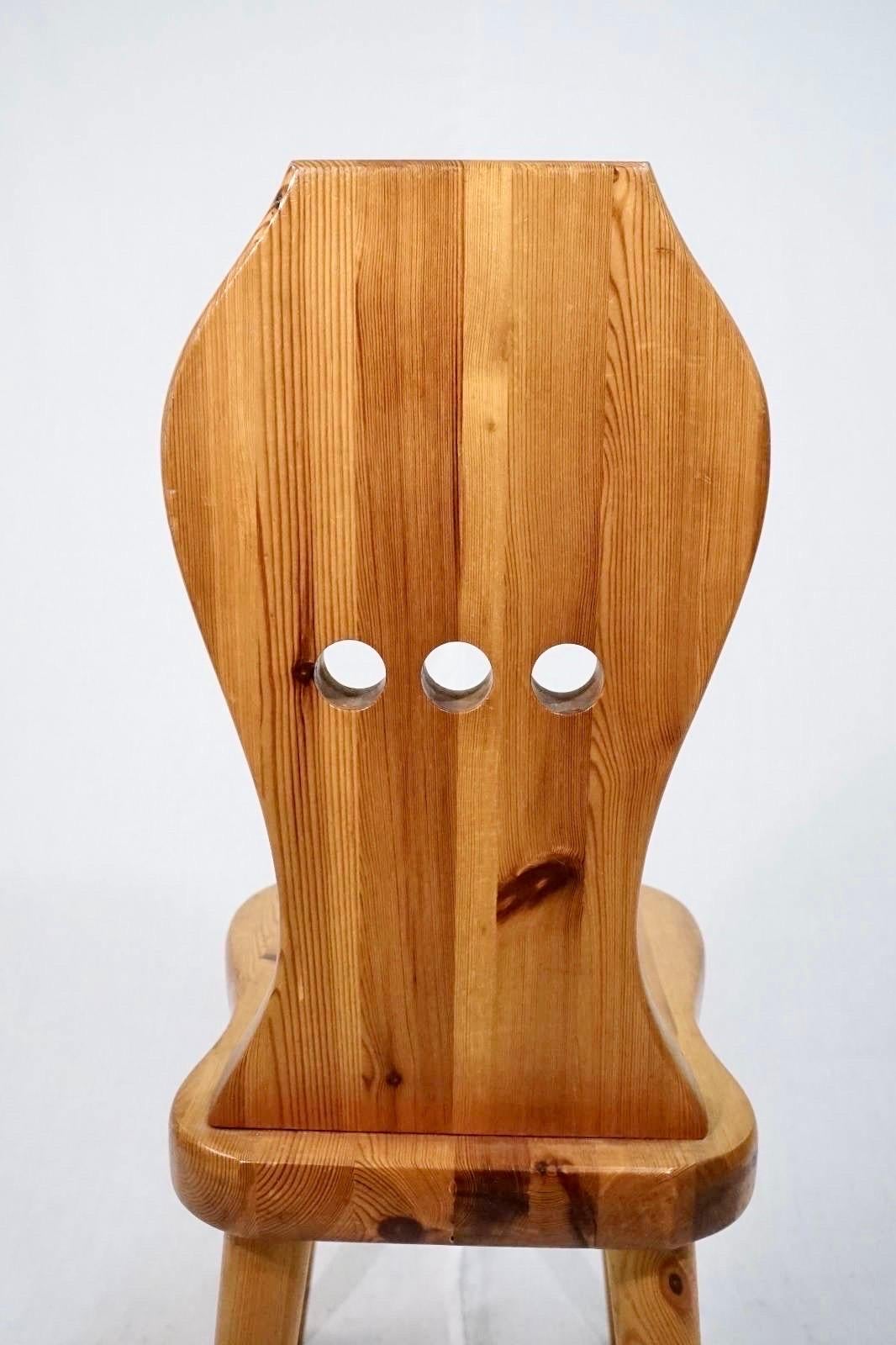Sculptural Swedish Pinewood Chair by a Unknown designer 6