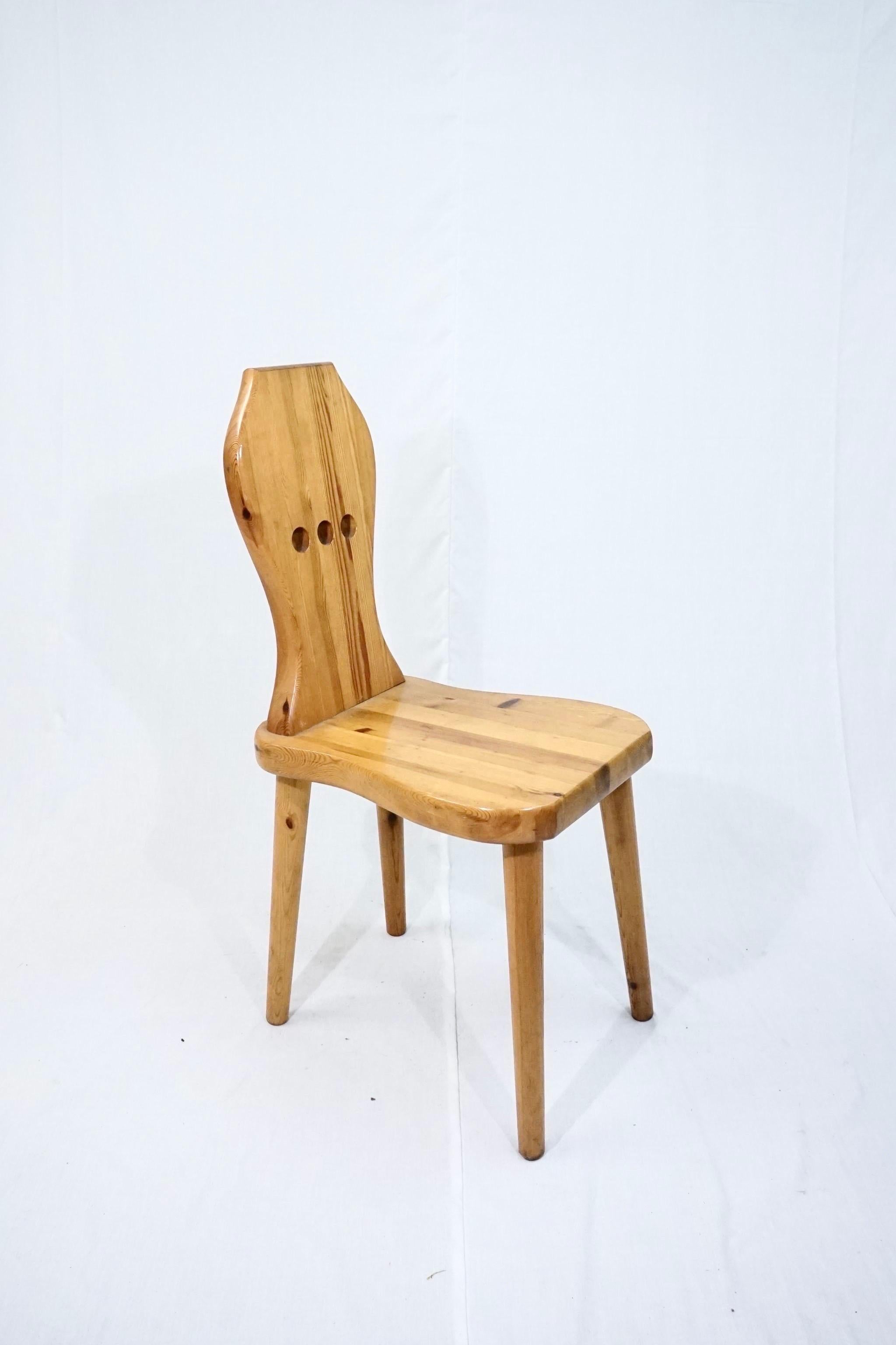 Scandinavian Modern Sculptural Swedish Pinewood Chair by a Unknown designer