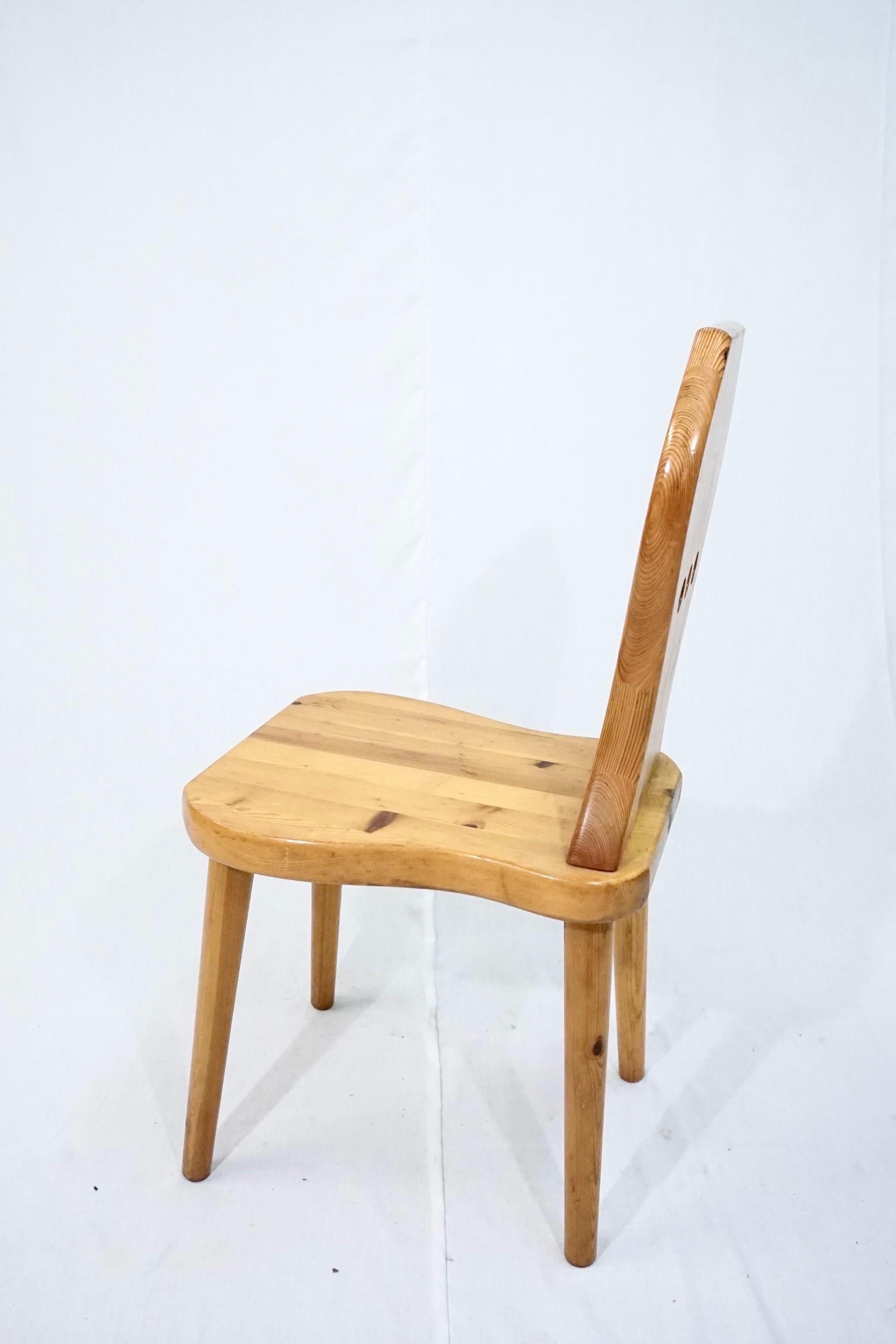 Sculptural Swedish Pinewood Chair by a Unknown designer 3