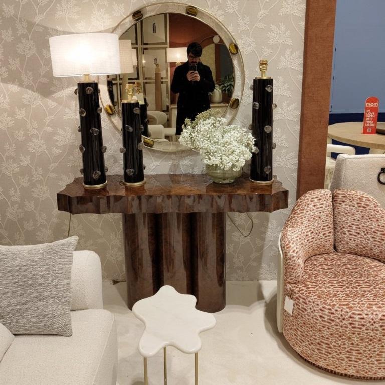 Portoghese Poltrona girevole scultorea con schienale curvo in Oak Oak sbiancato e tessuto a fantasia in vendita