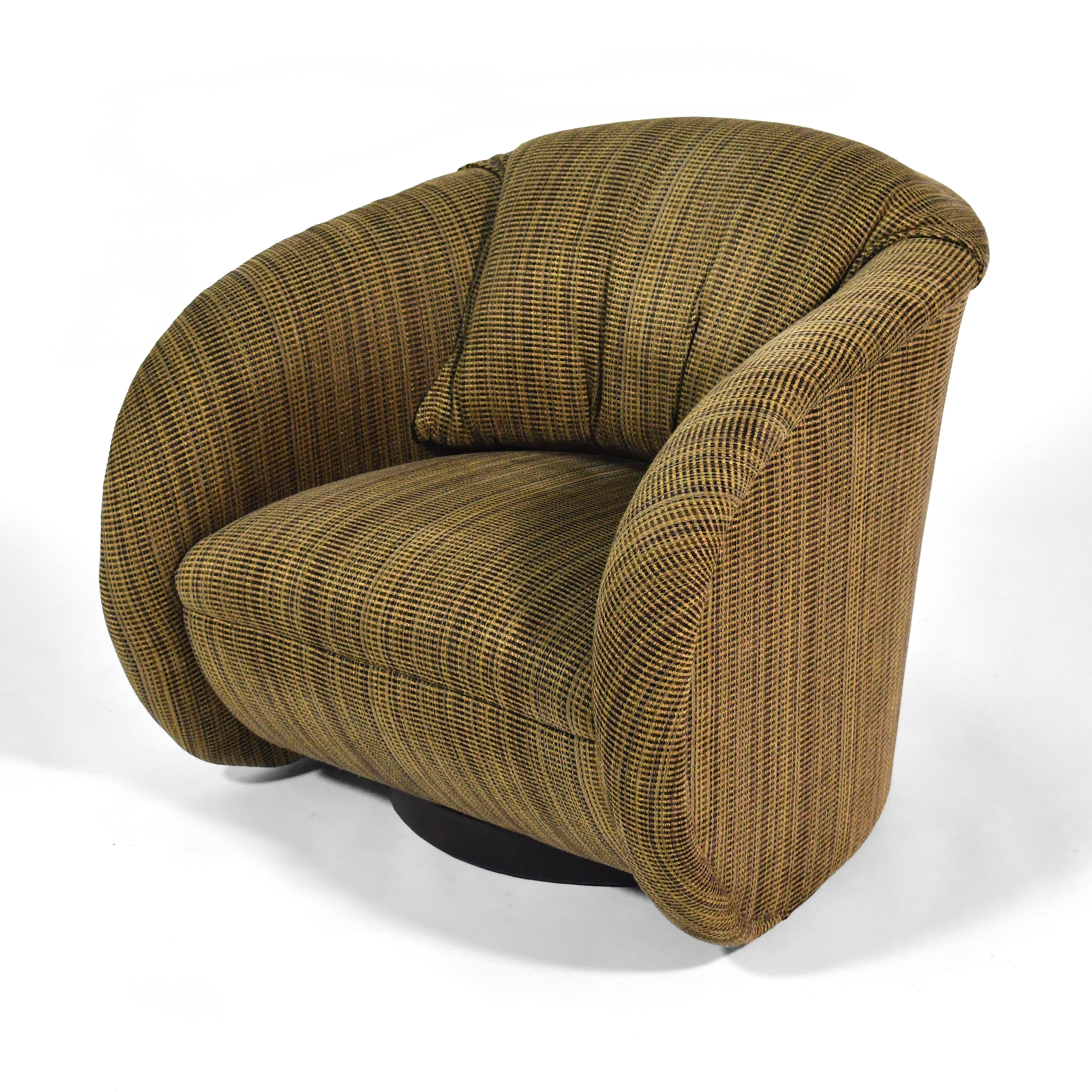 Sculptural Swivel Lounge Chairs by Preview In Good Condition For Sale In Highland, IN