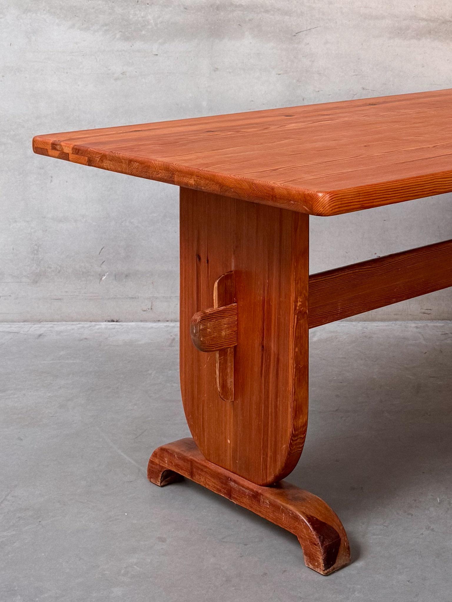 Mesa escultórica de Bo Fjaestad, ca. 1930. También hay disponibles cuatro sillas de comedor. Escandinavo moderno en venta