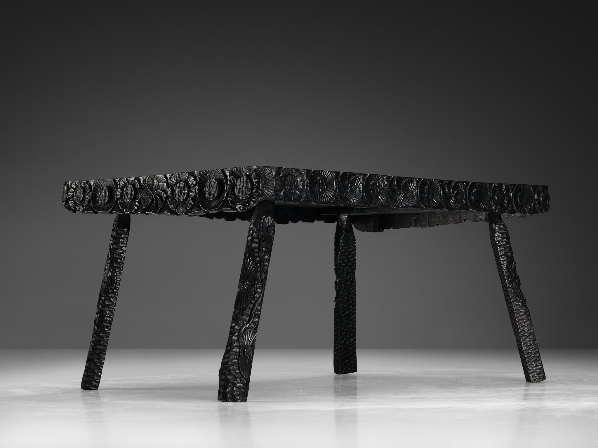 Sculptural Table in Black Lacquered Wood with Decorative Carvings  For Sale 5