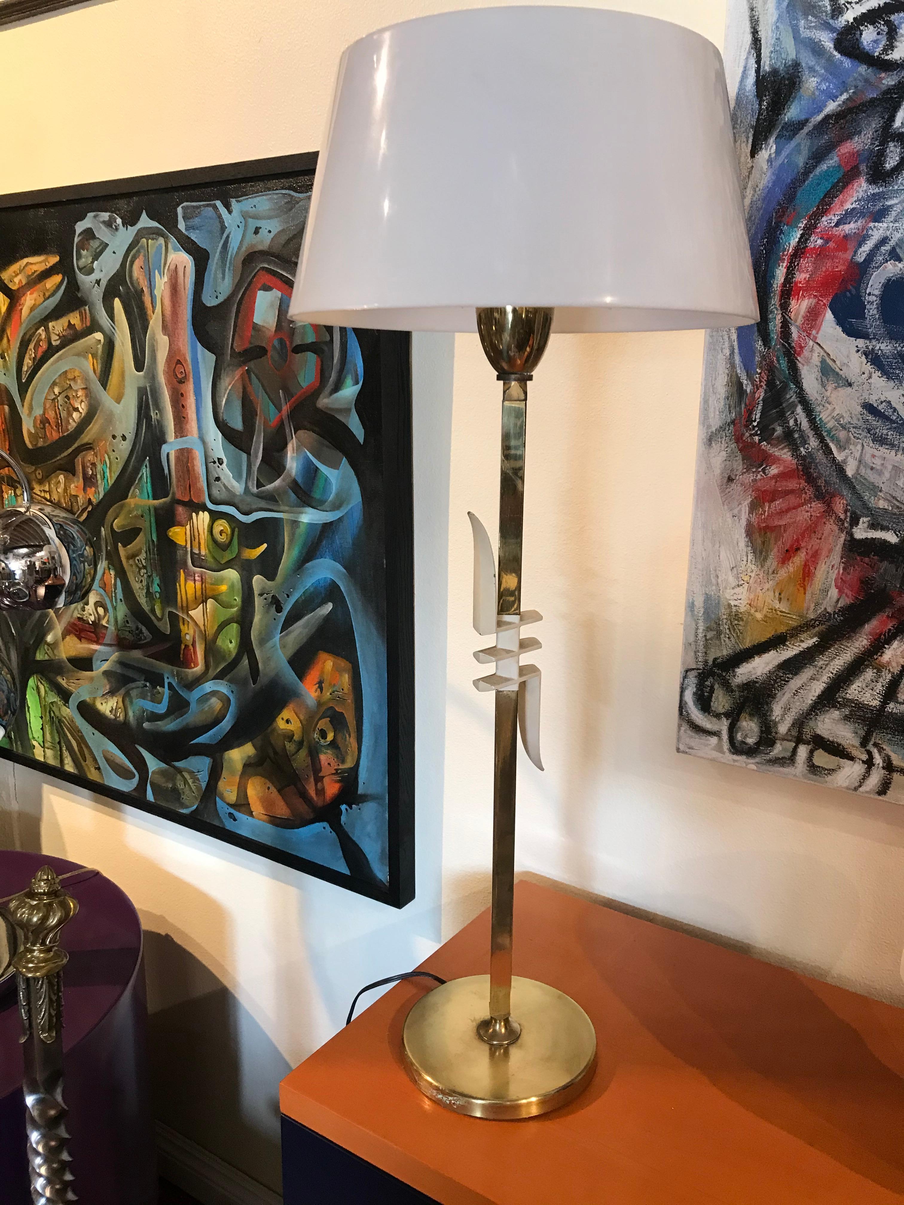 Sculptural Table Lamp by Laurel In Good Condition For Sale In Pasadena, CA