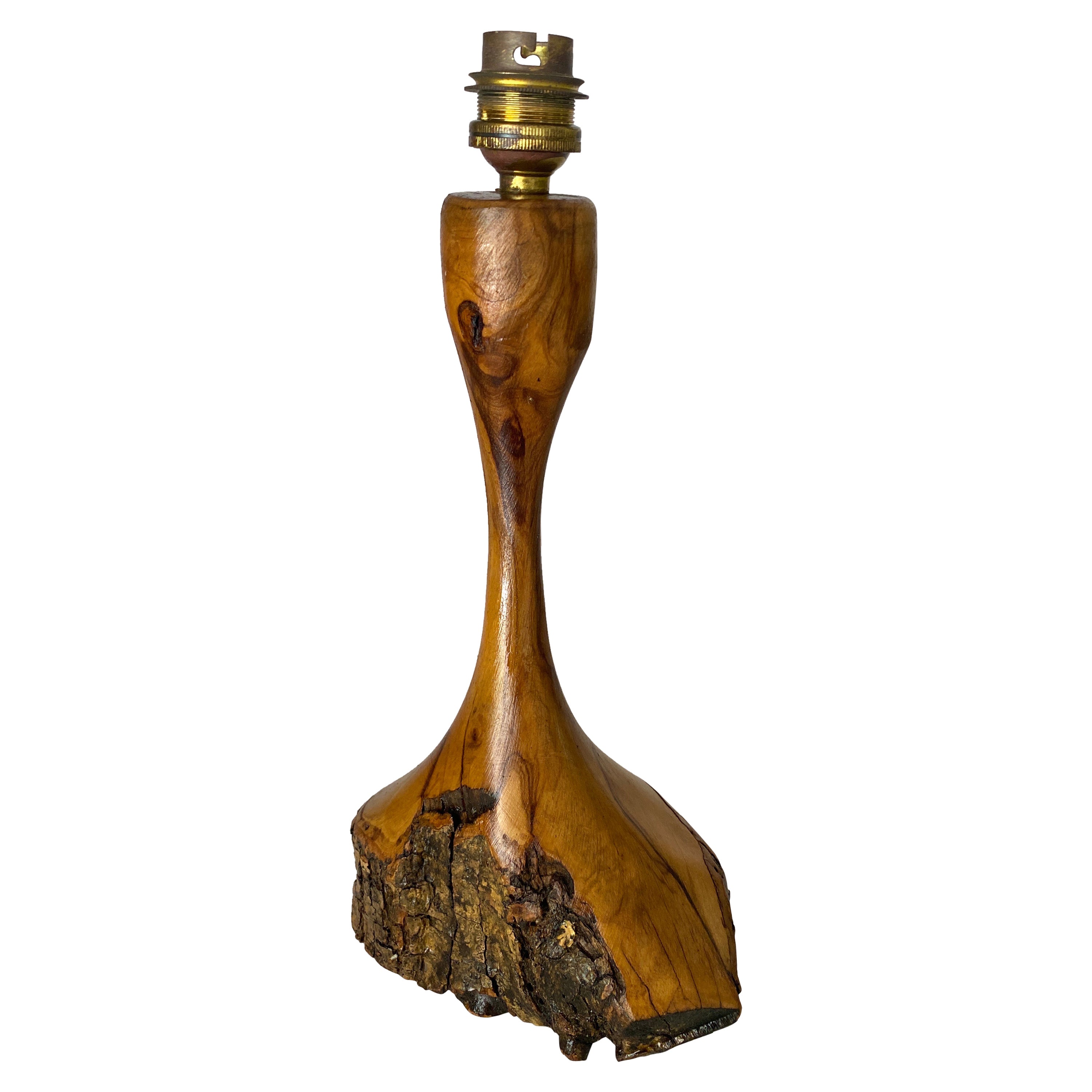 Brutalisme Lampe de table sculpturale sculptée en bois d'olivier, France, 1950 en vente